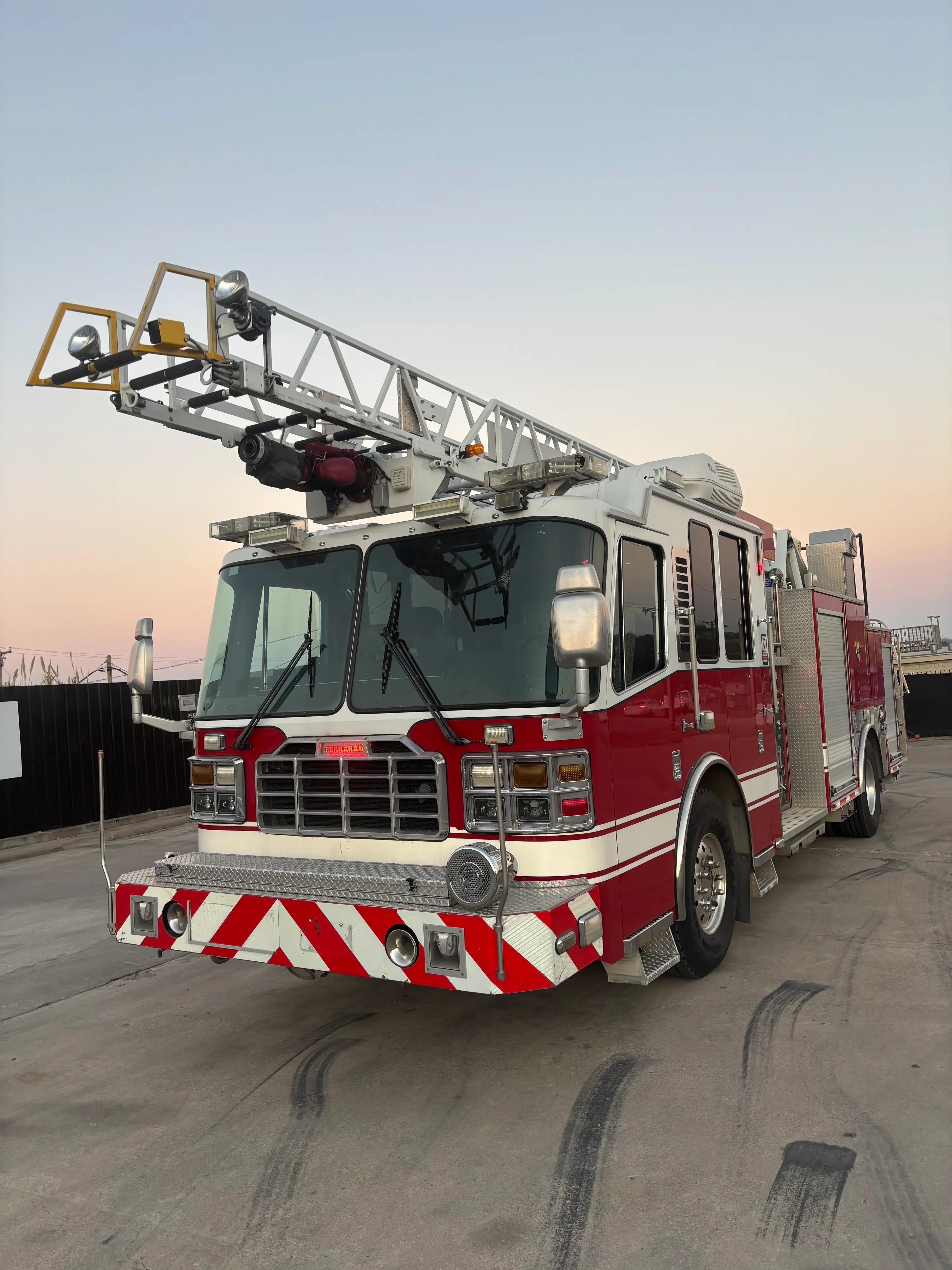 2009 Ferrara Igniter 57' Quint - image 1