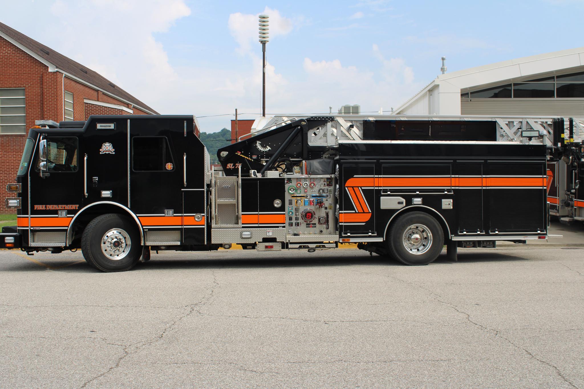 2018 Sutphen SL75 Quint - image 3