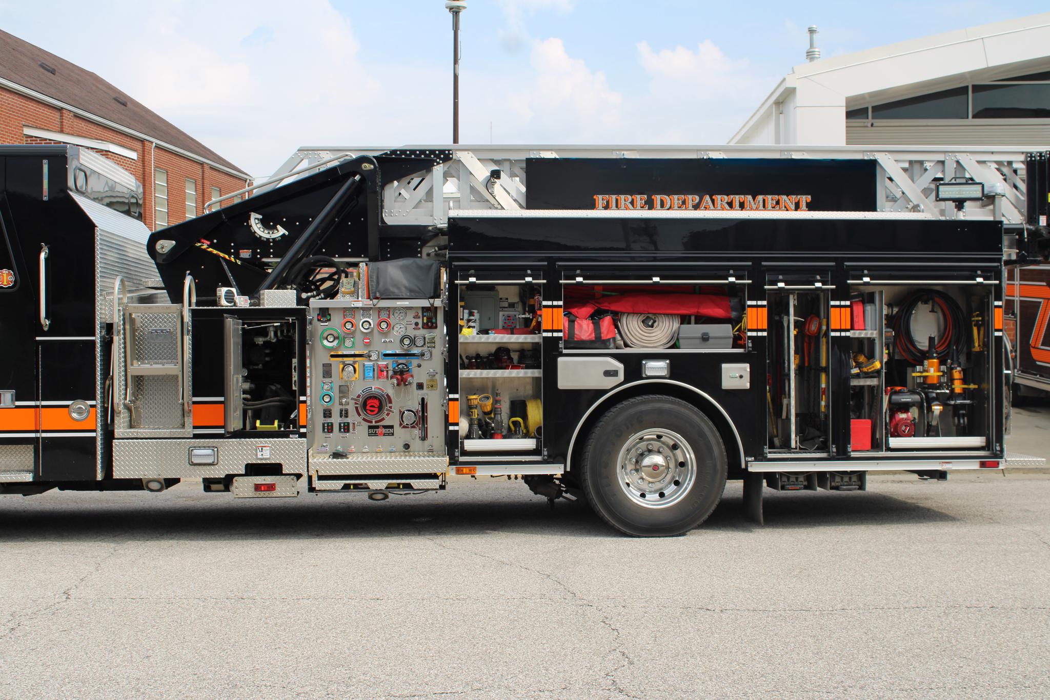 2018 Sutphen SL75 Quint - image 5