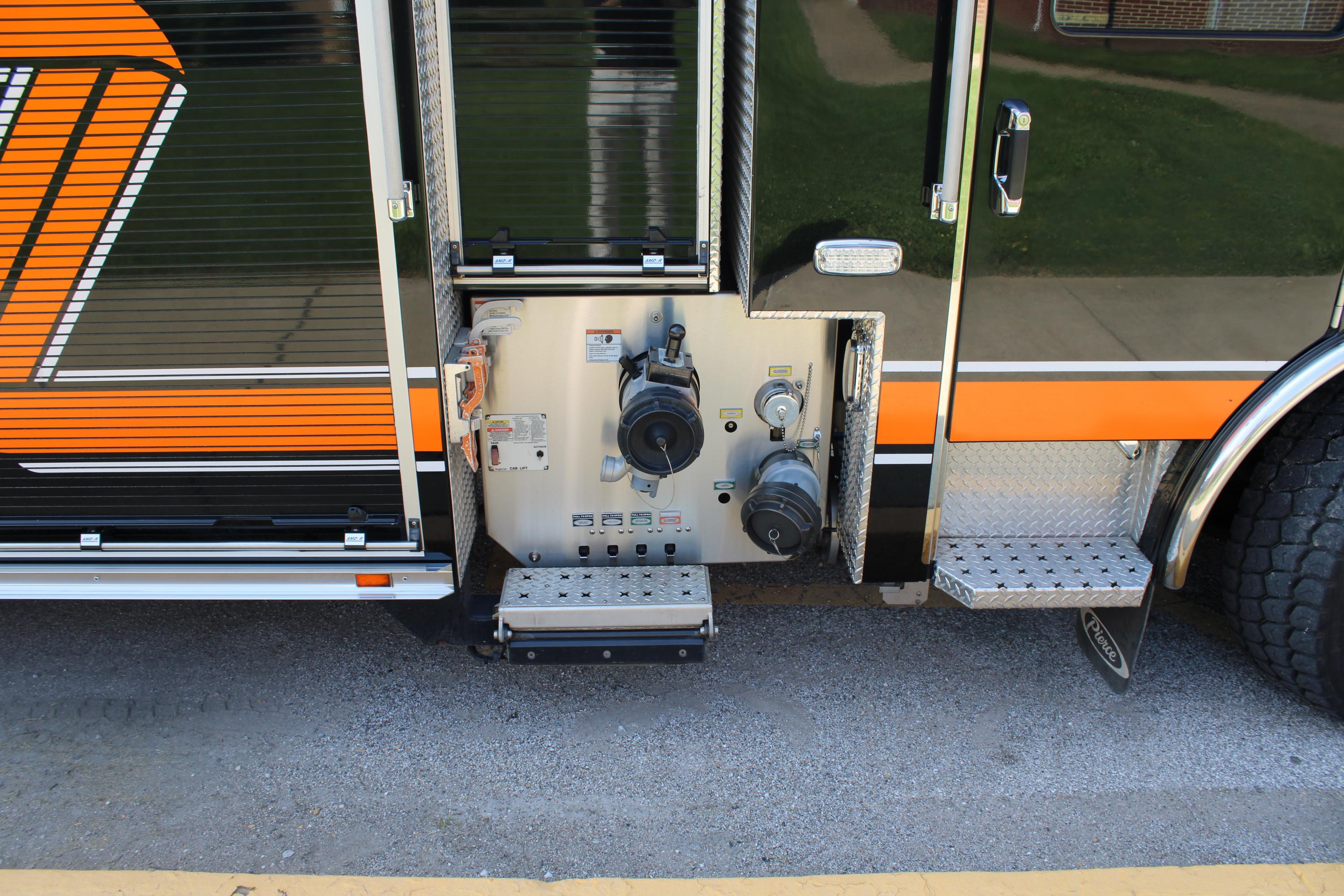 2018 Pierce Enforcer Engine #1 - image 11
