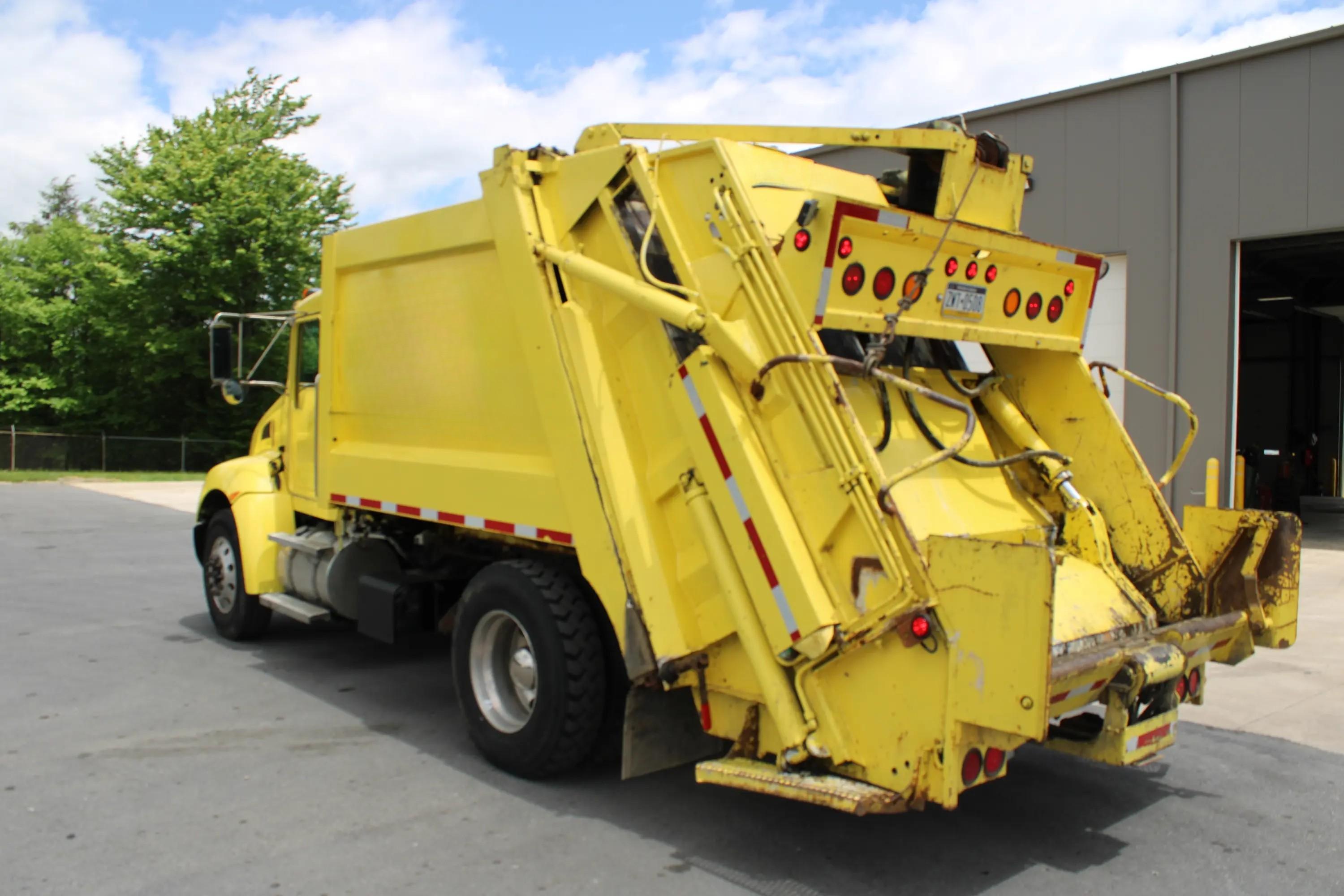 2018 Kenworth Pak-Mor Rear Loader - image 7