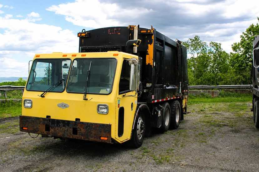 2010 CCC Heil Rear Loader