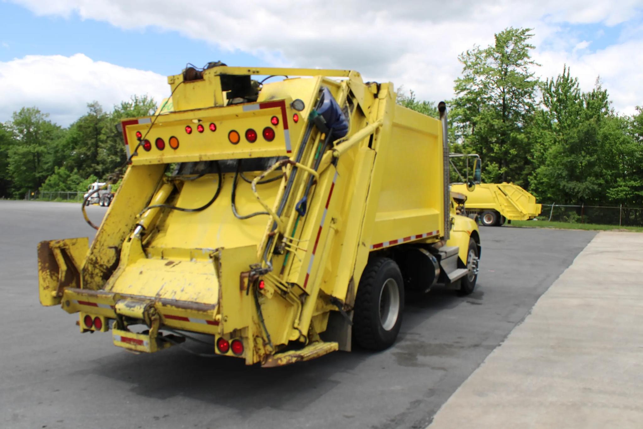 2018 Kenworth Pak-Mor Rear Loader - image 5