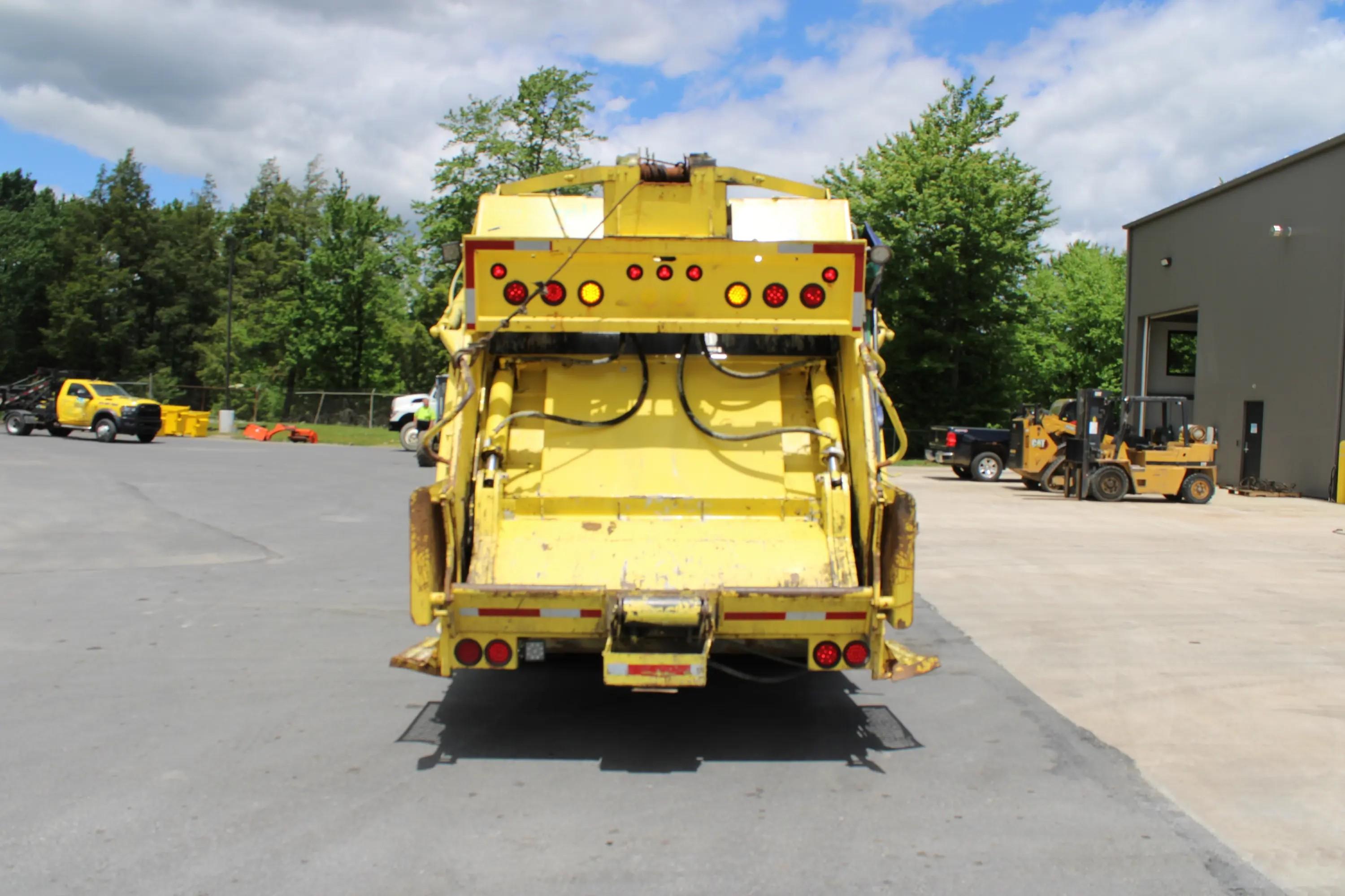 2018 Kenworth Pak-Mor Rear Loader - image 6