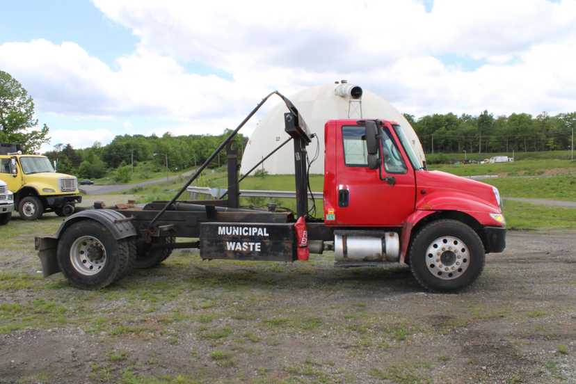2004 International American Hooklift — photo 4
