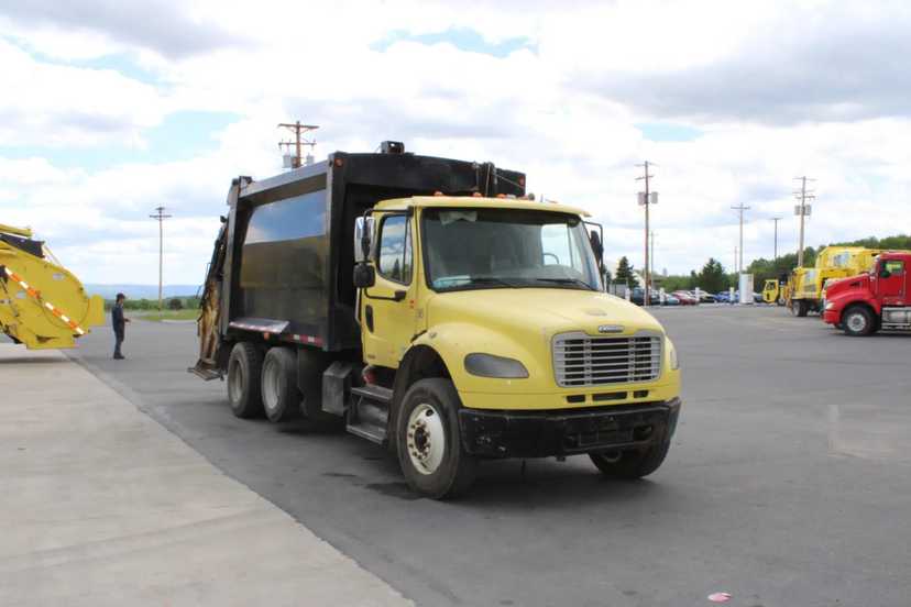 2009 Freightliner Heil Rear Loader — photo 4