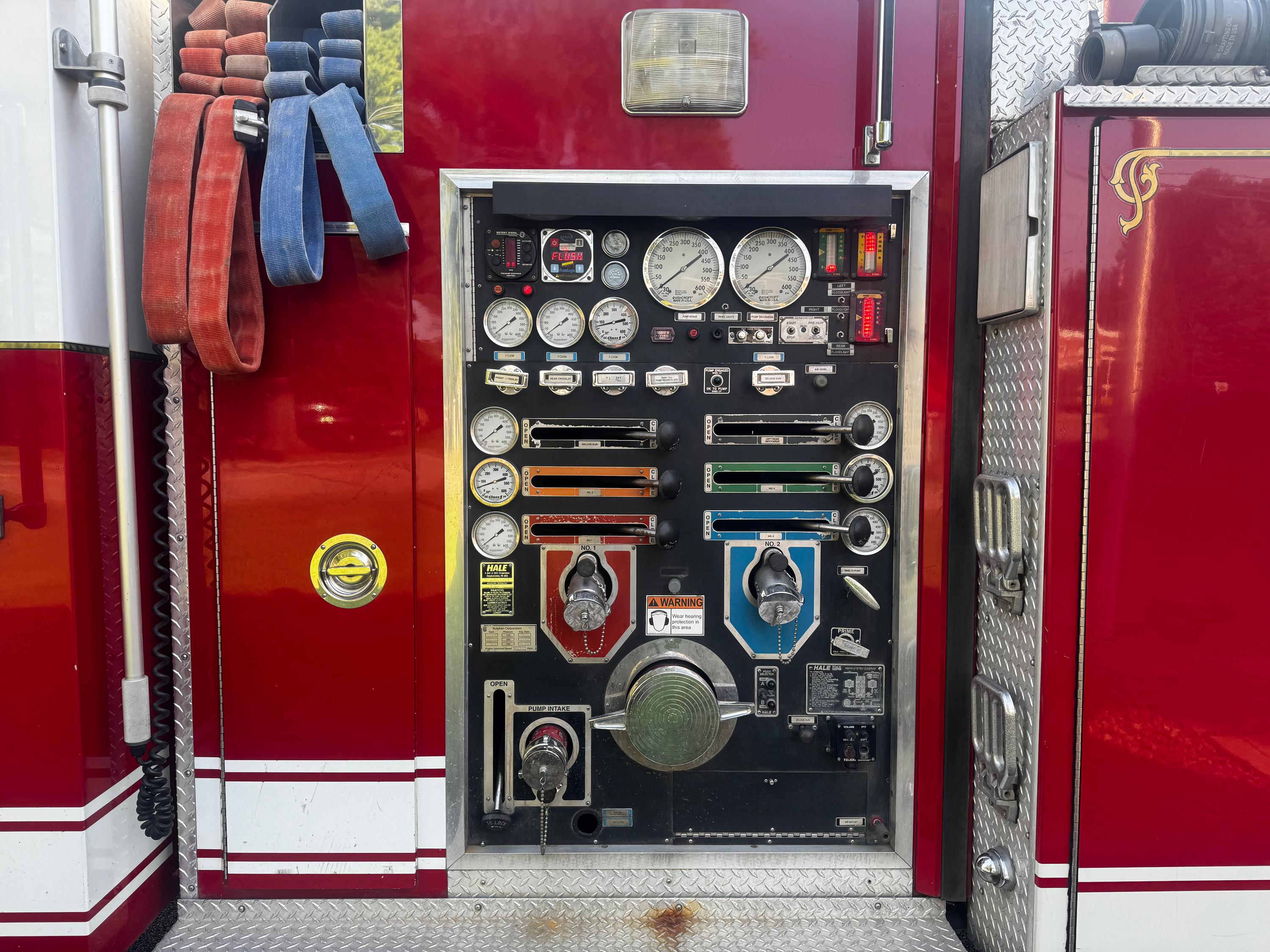 1996 Sutphen Pumper - image 5