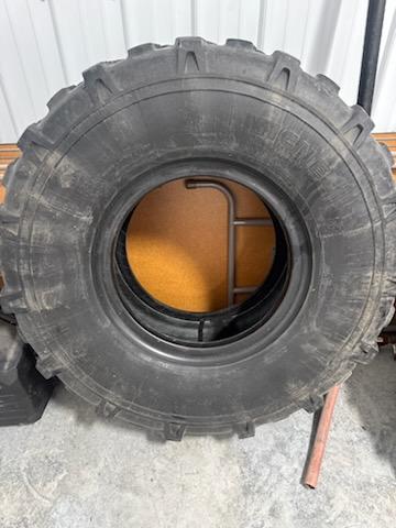 One Michelin 395/80R20 - image 3