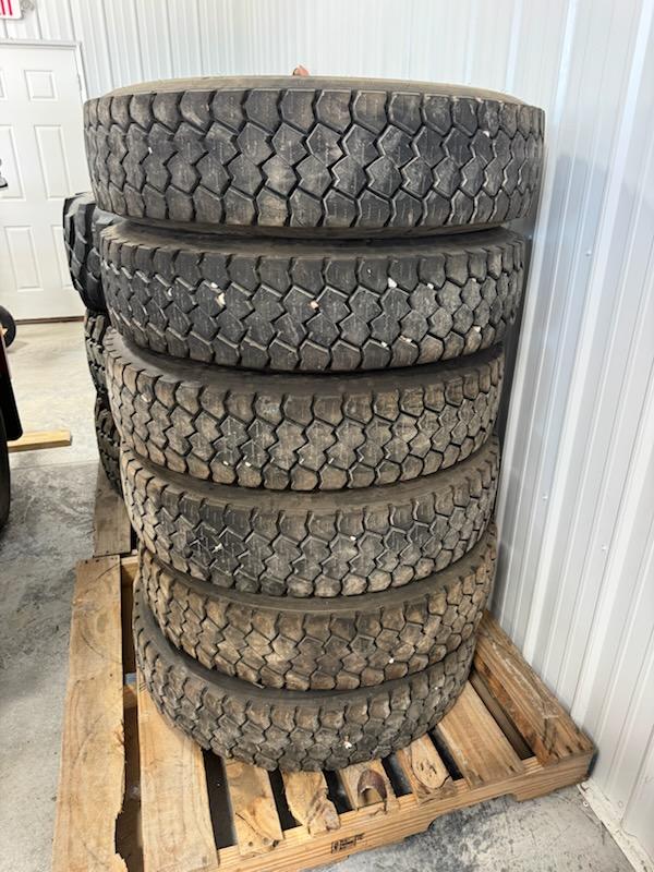 6 Goodyear G622 RSD 245/75R22.5 - image 3