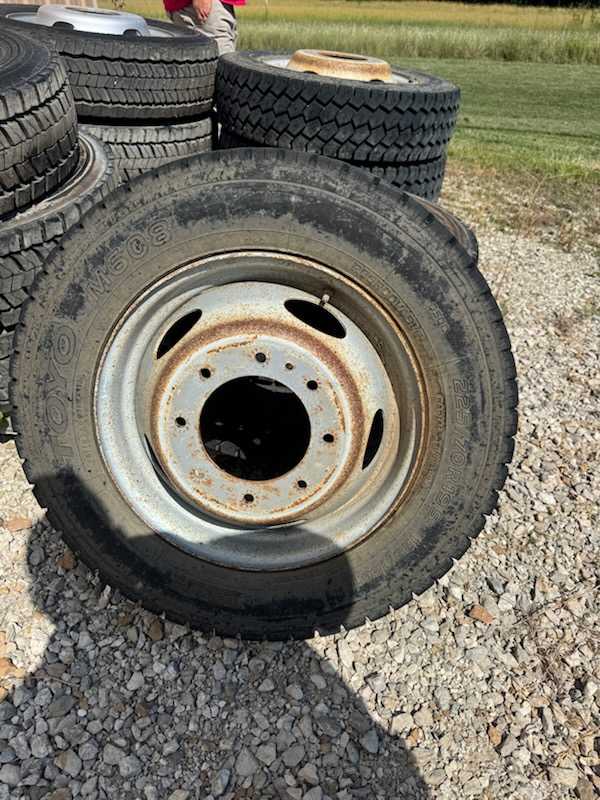 6 Toyo M608 225/70R19.5