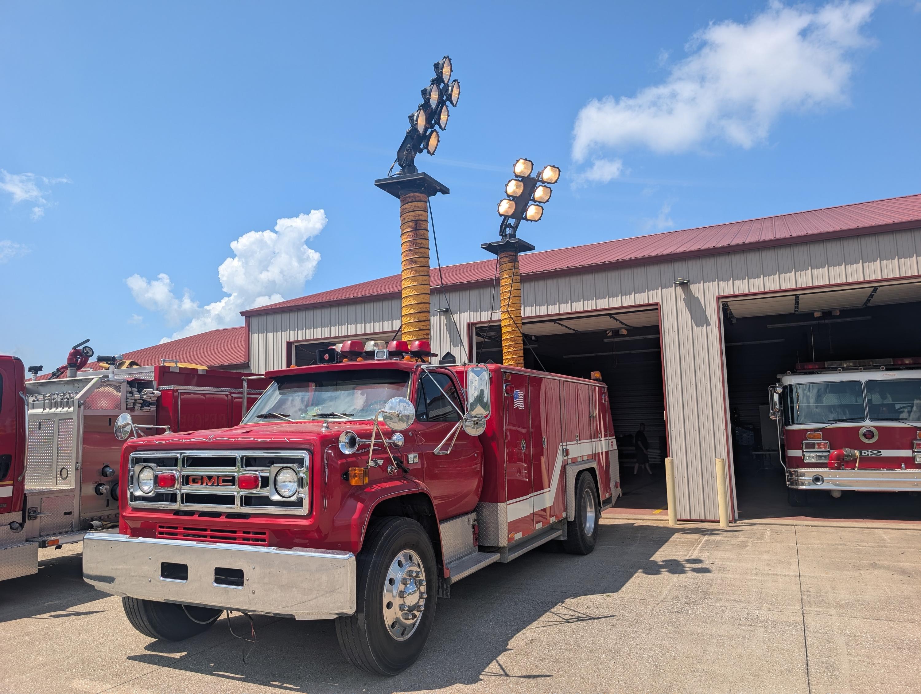 1986 GMC Medium Rescue - image 2