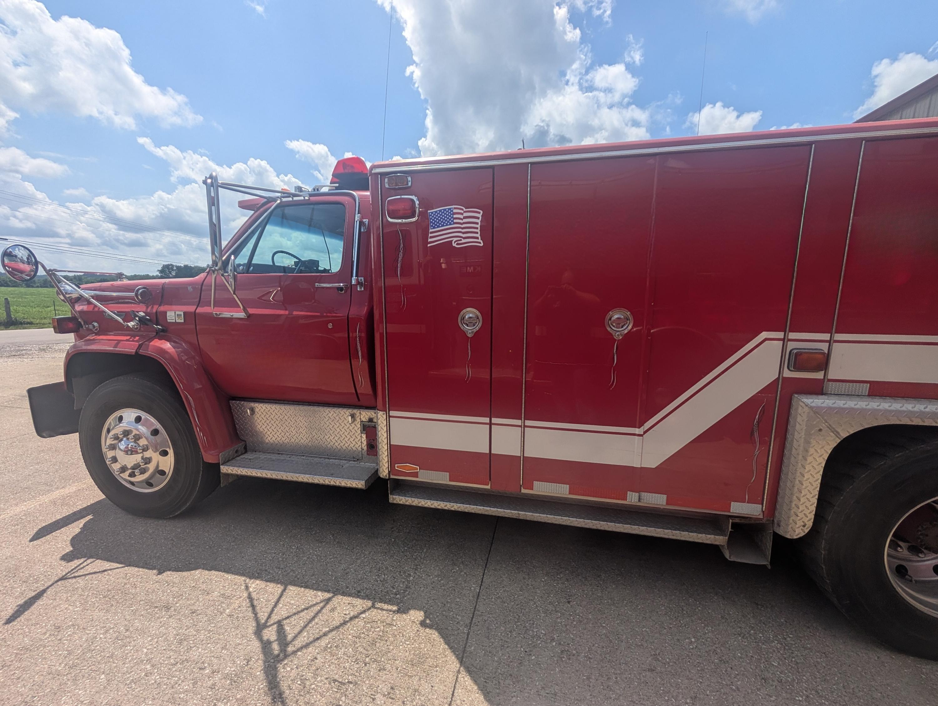 1986 GMC Medium Rescue - image 5