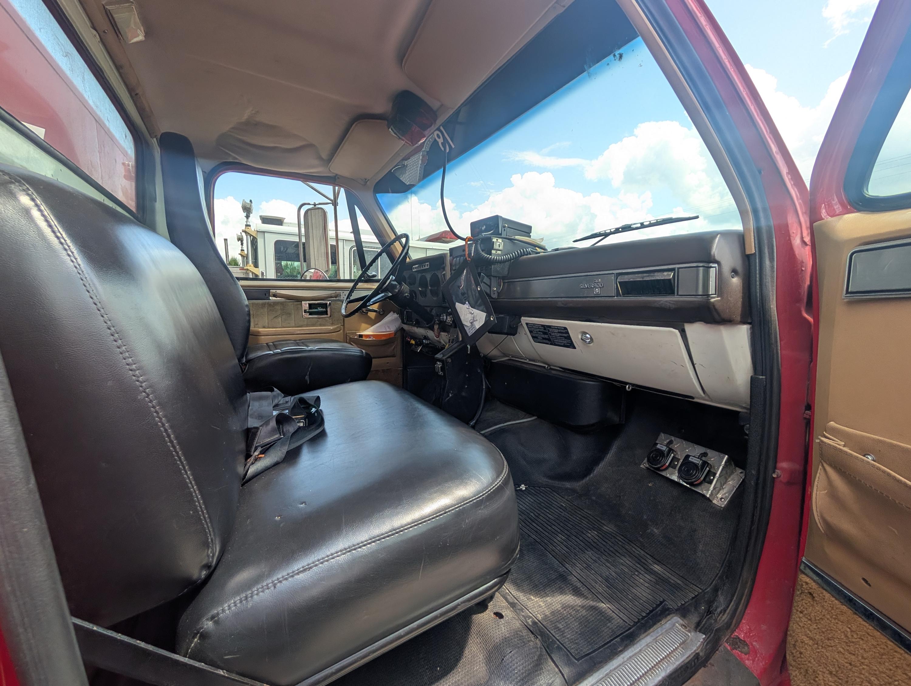 1986 GMC Medium Rescue - image 9