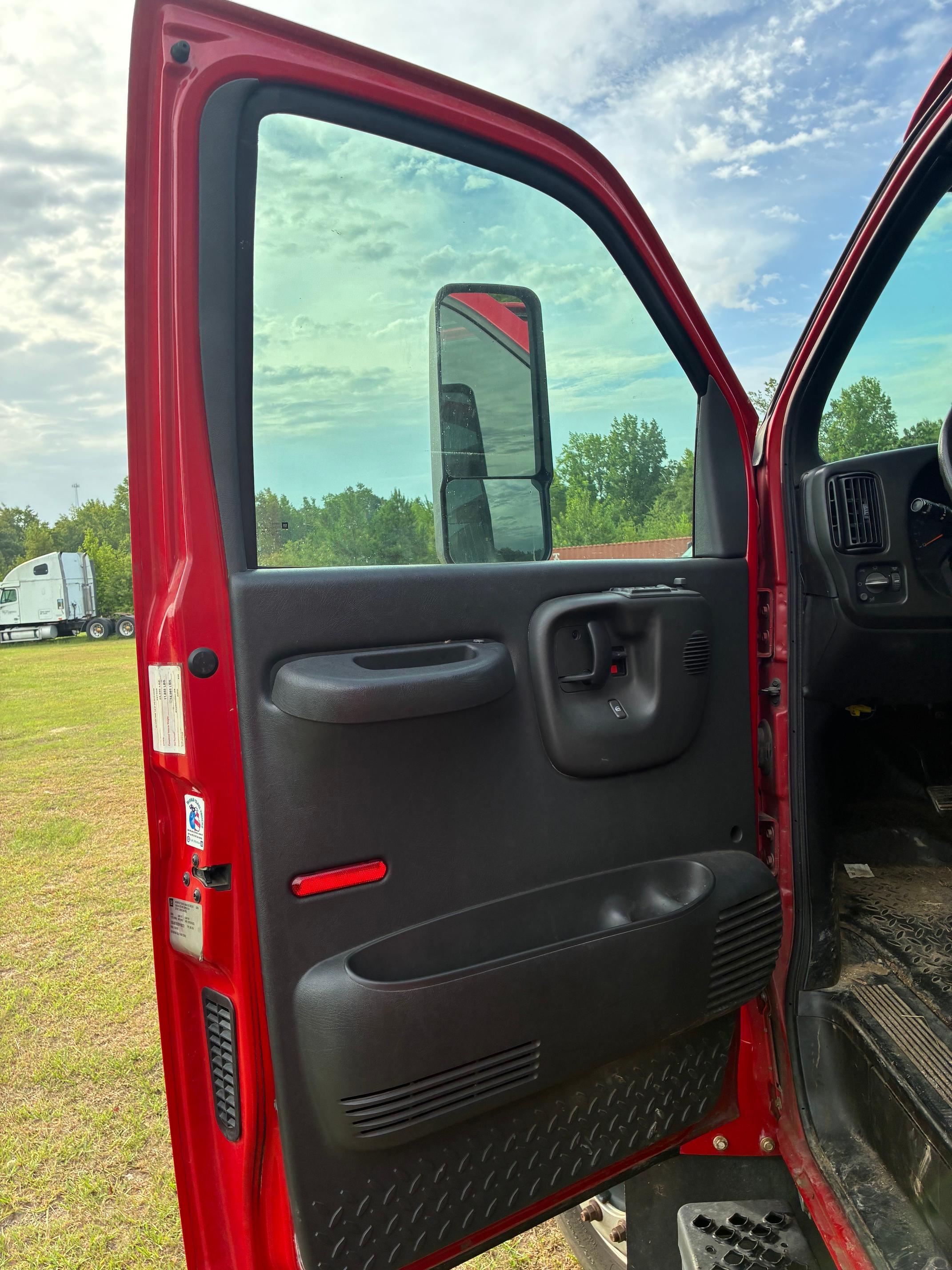 2008 C6500 - image 10