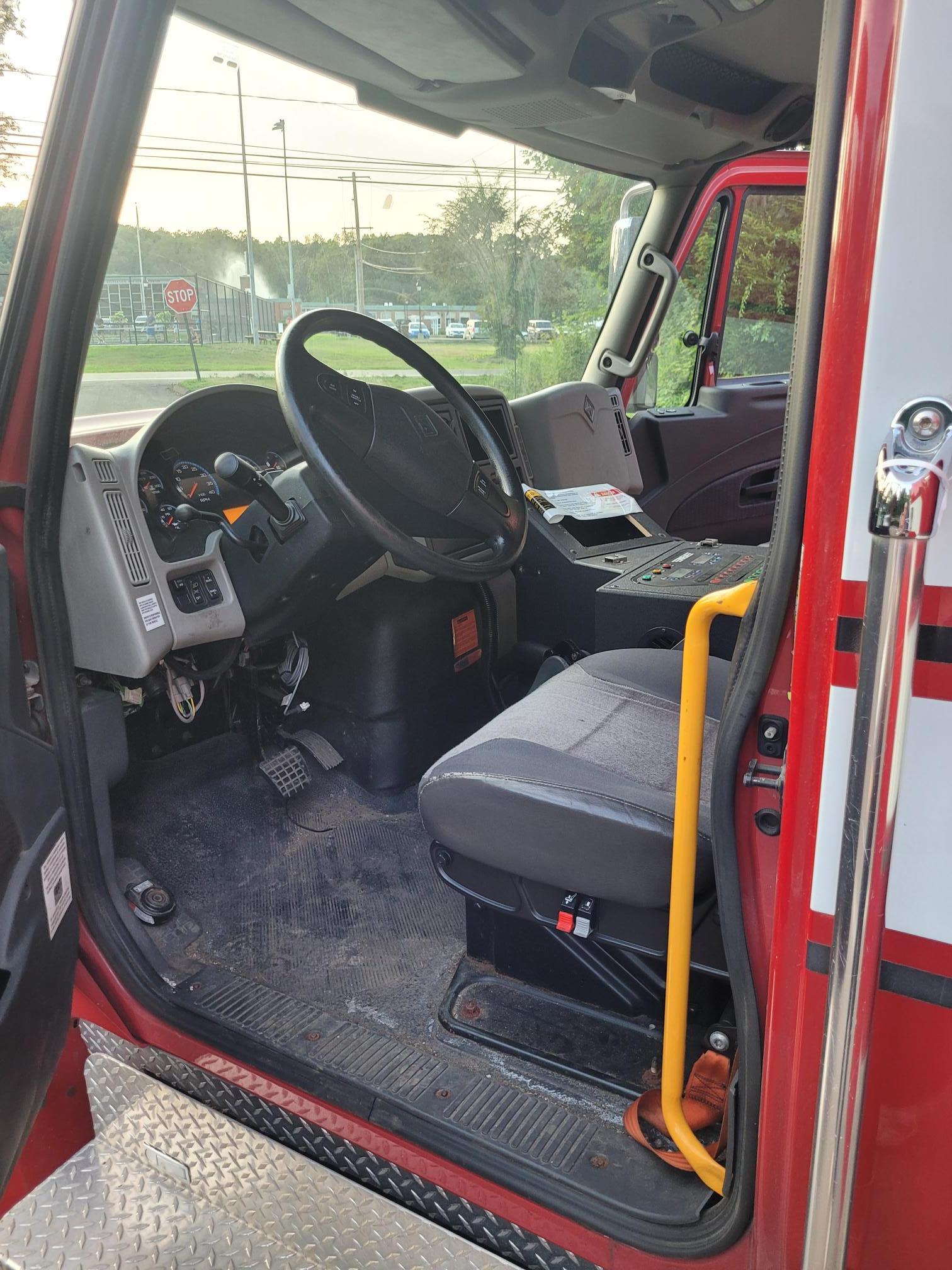 2015 International Ambulance (with a 2006 AEV module) Type I - image 19