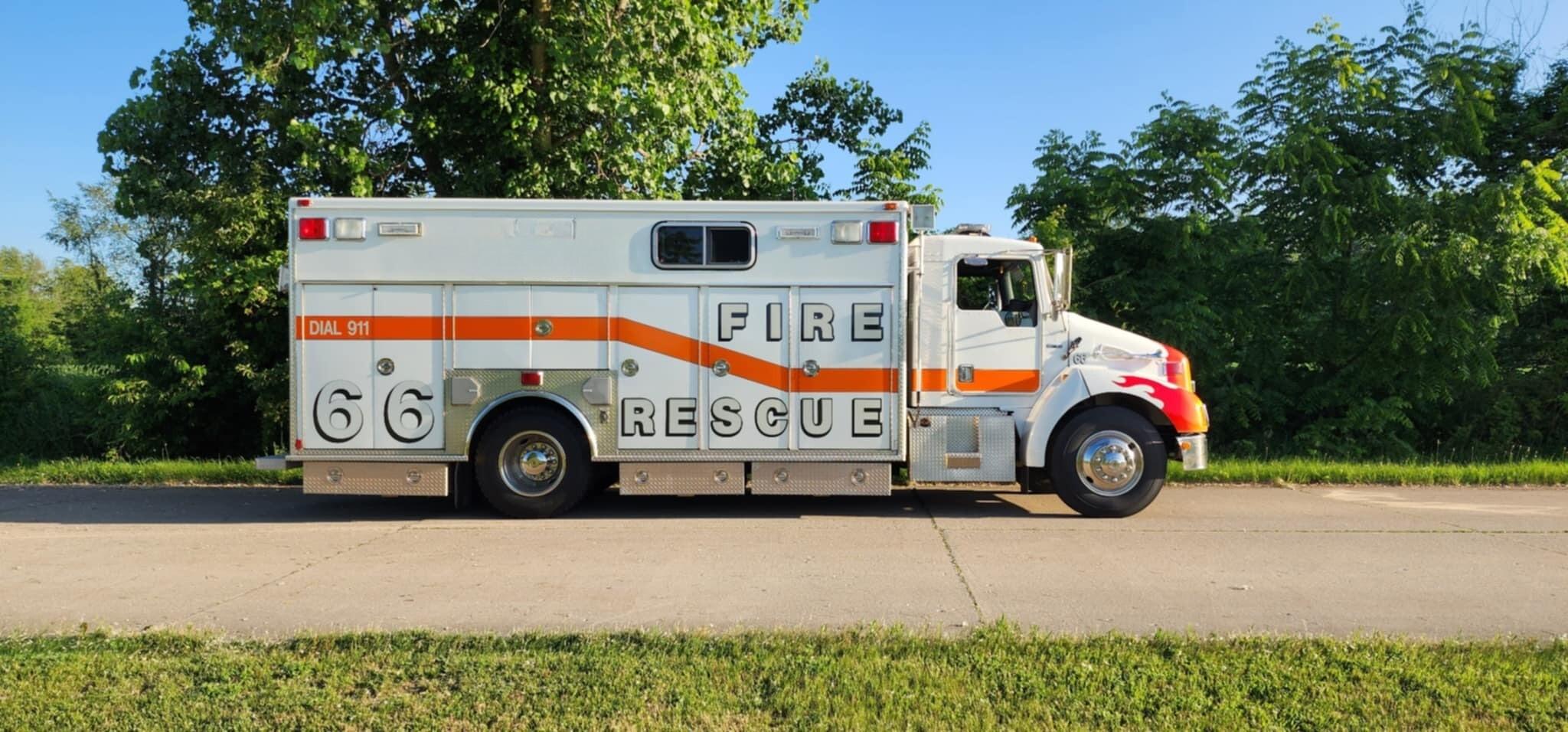 2002 Kenworth T300 Rescue - image 2