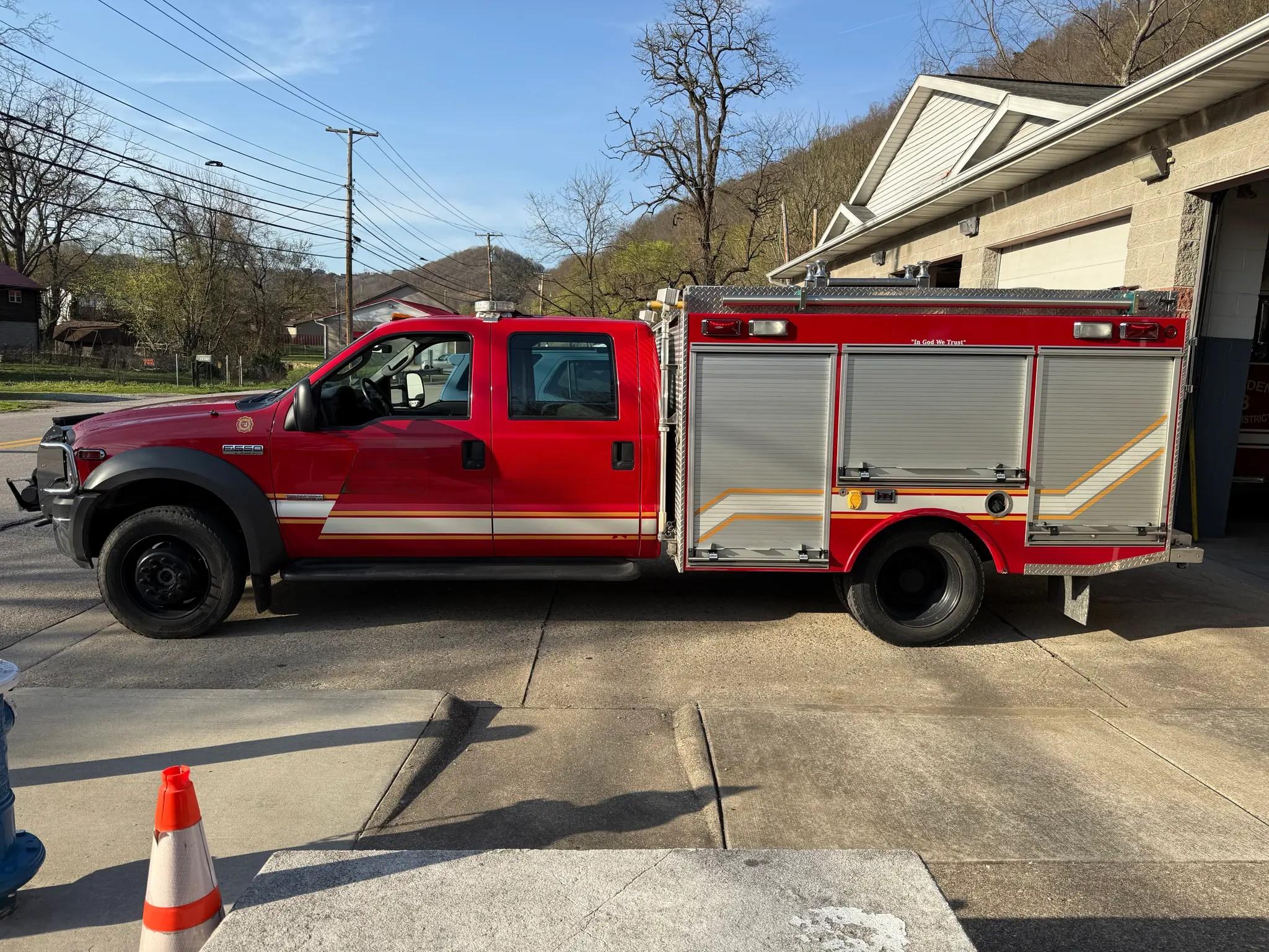 2005 F-550 Brush/Rescue 300/300/20, 4x4 - image 3