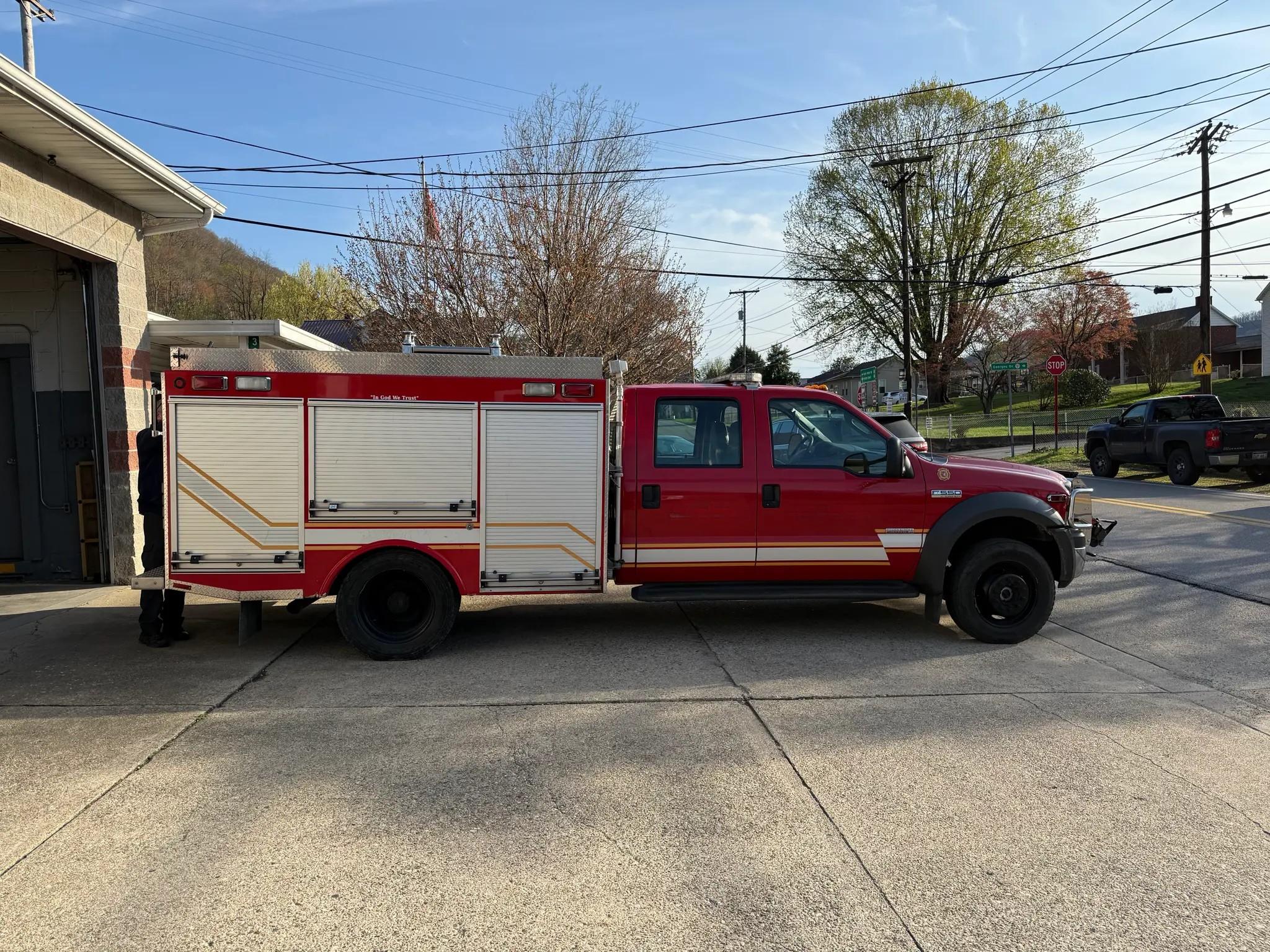 2005 F-550 Brush/Rescue 300/300/20, 4x4 - image 1