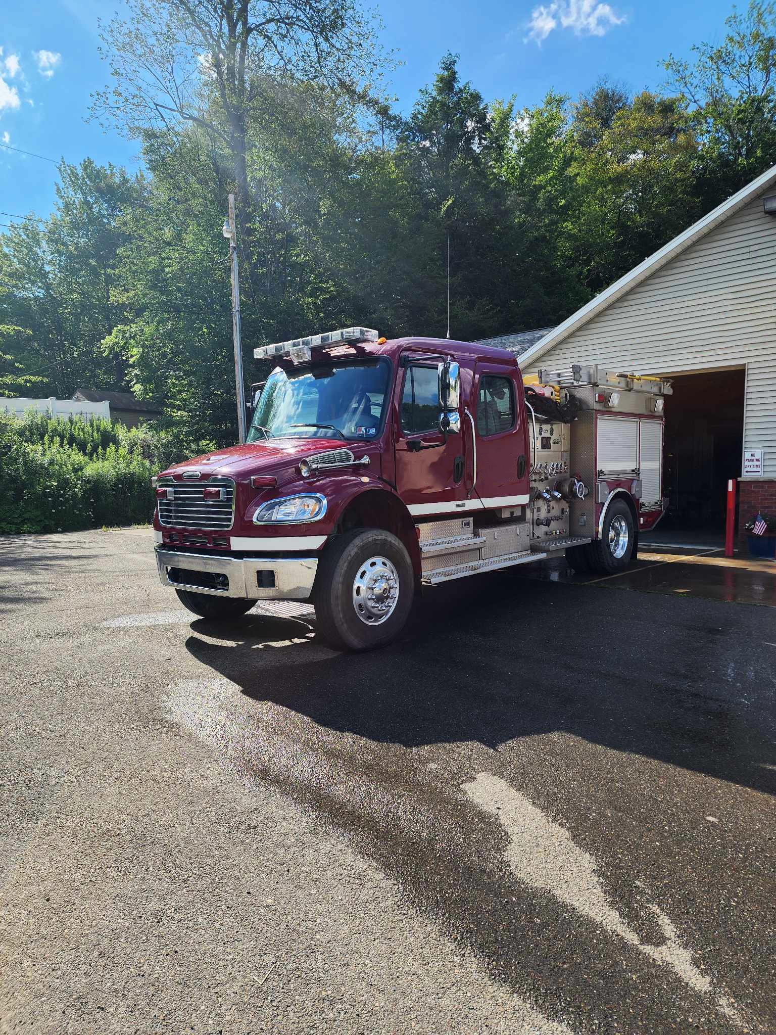2007 Freightliner Commercial Pumper - image 2