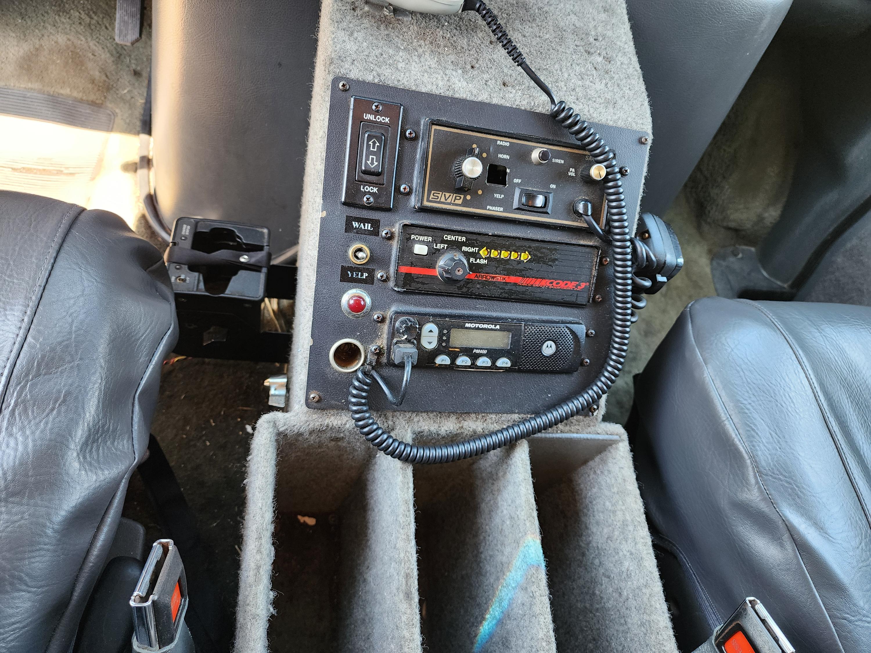 1995 Ford Horton E-350 diesel Type III Ambulance - image 6