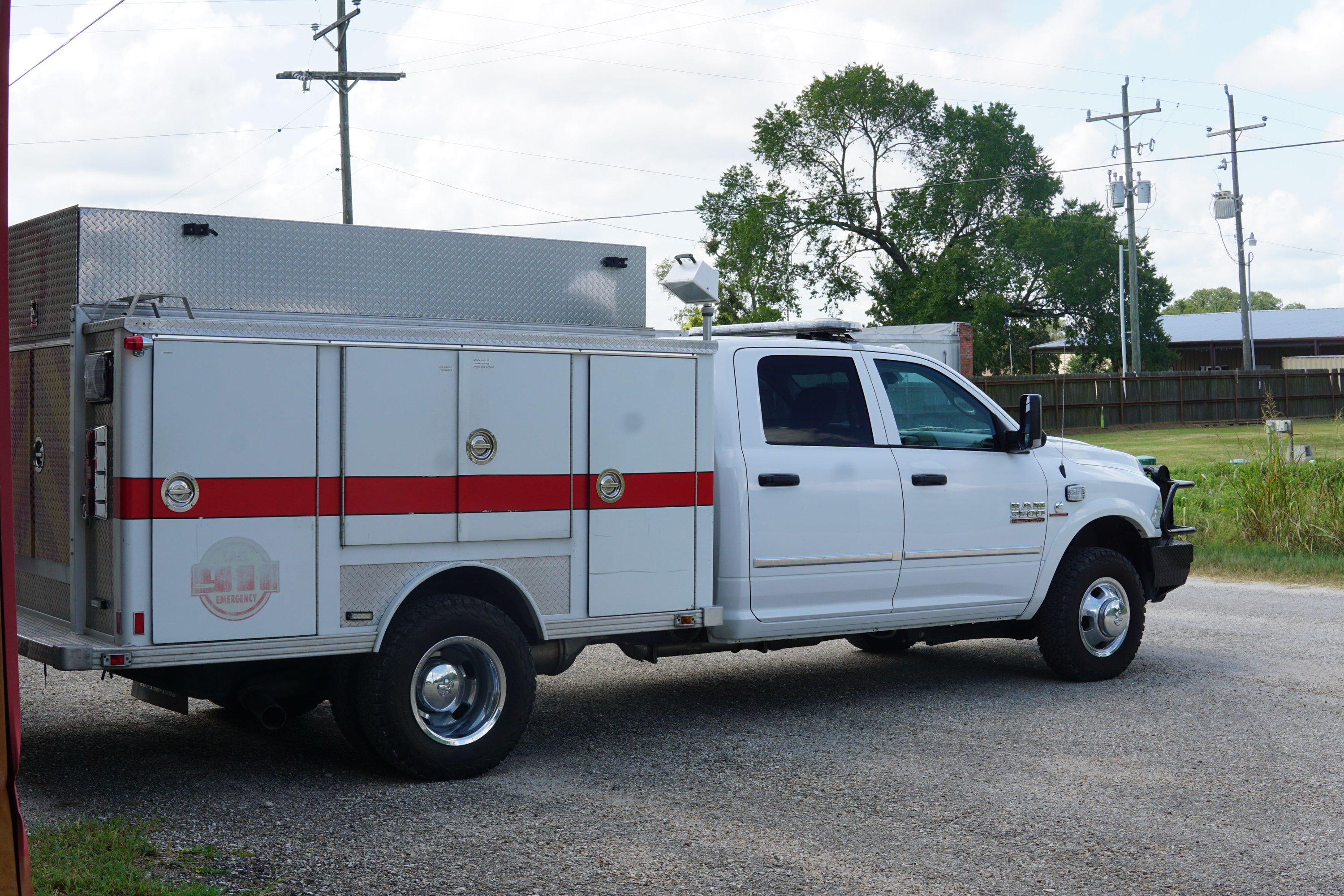 2016 Dodge 3500 4x4 Light Rescue - image 10