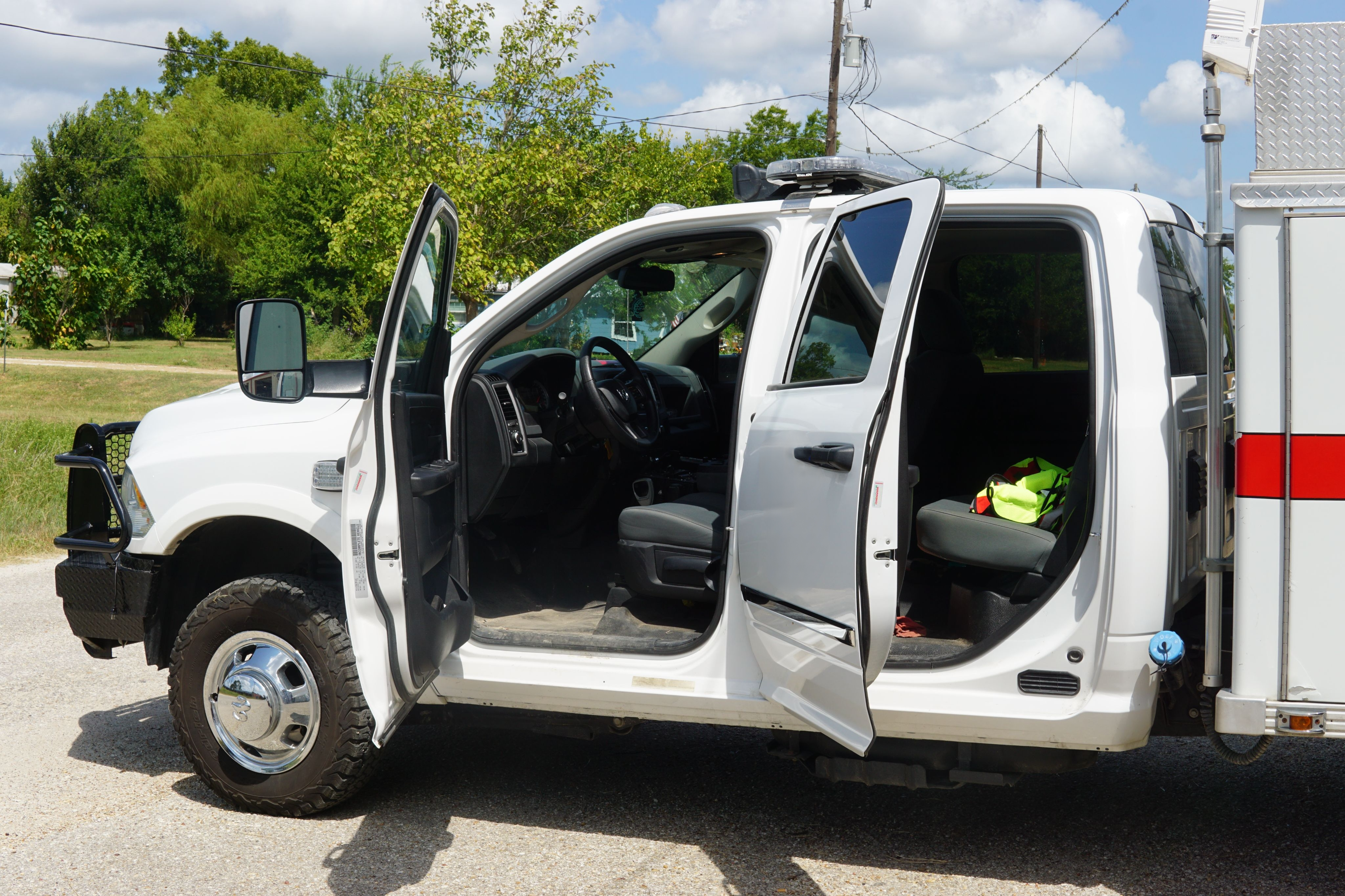 2016 Dodge 3500 4x4 Light Rescue - image 13