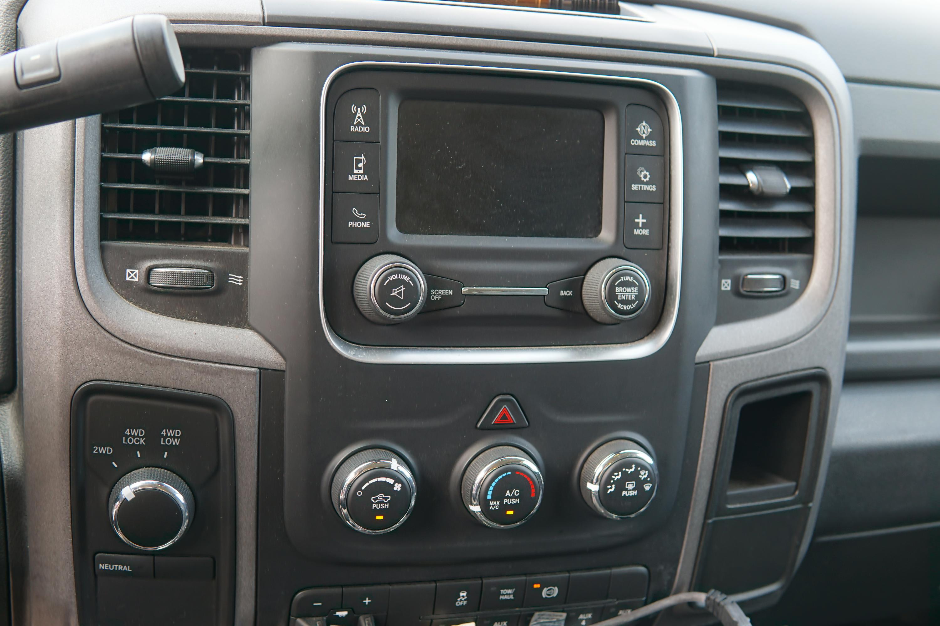 2016 Dodge 3500 4x4 Light Rescue - image 22