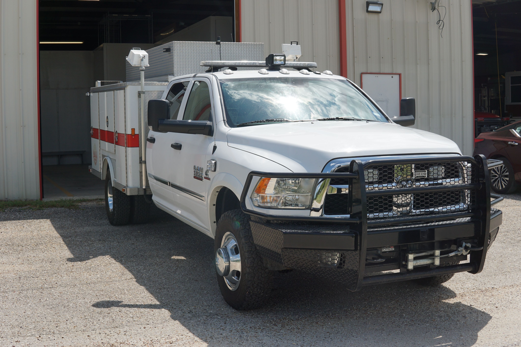 2016 Dodge 3500 4x4 Light Rescue - image 2