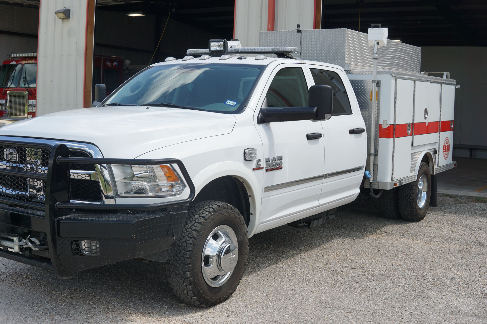 2016 Dodge 3500 4x4 Light Rescue - image 5