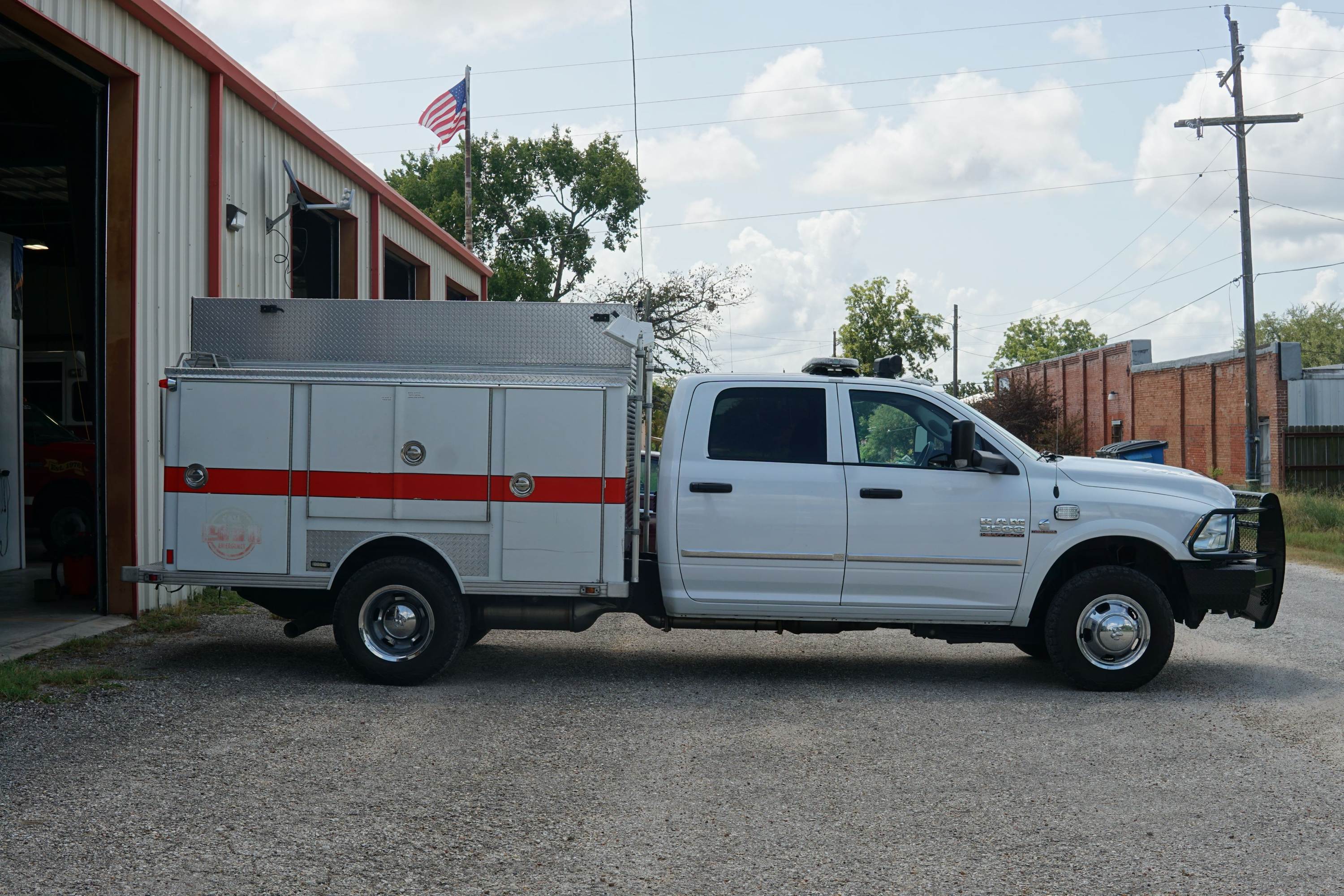 2016 Dodge 3500 4x4 Light Rescue - image 12