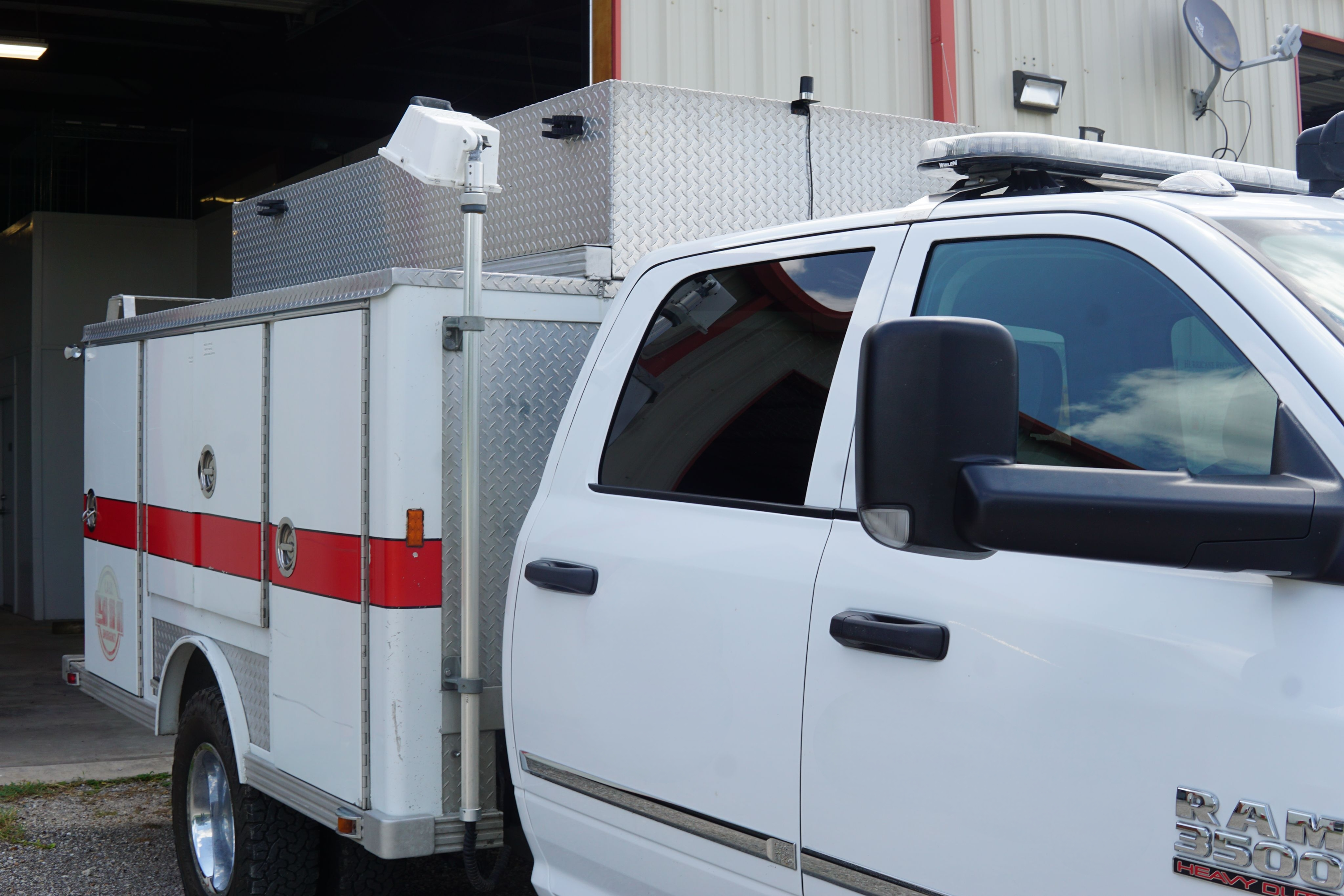 2016 Dodge 3500 4x4 Light Rescue - image 6