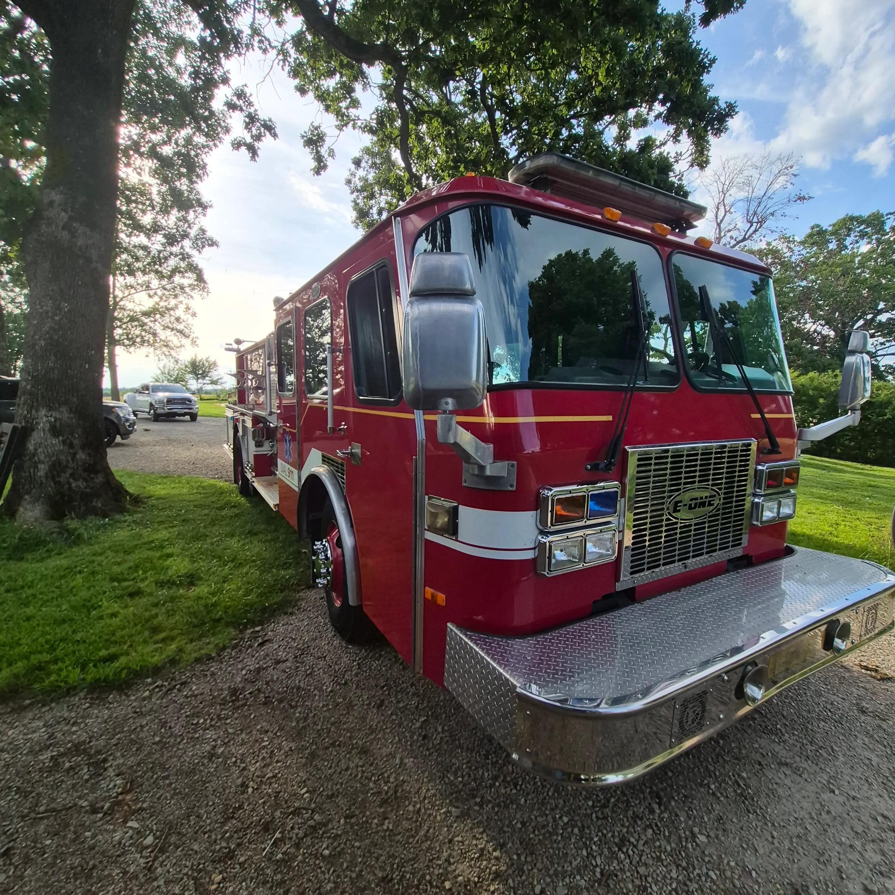 1996 E-One Cyclone Pumper - image 11