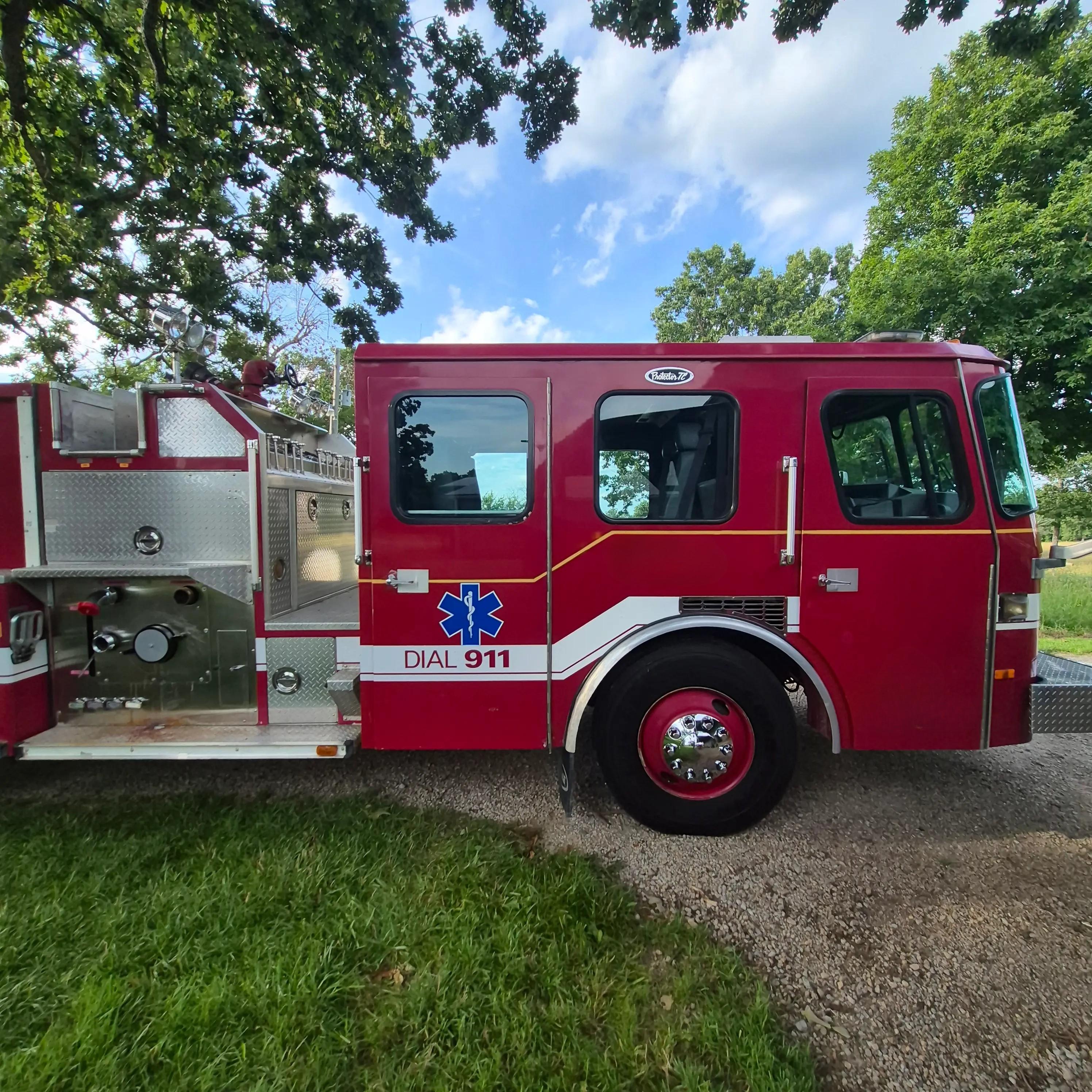 1996 E-One Cyclone Pumper - image 10