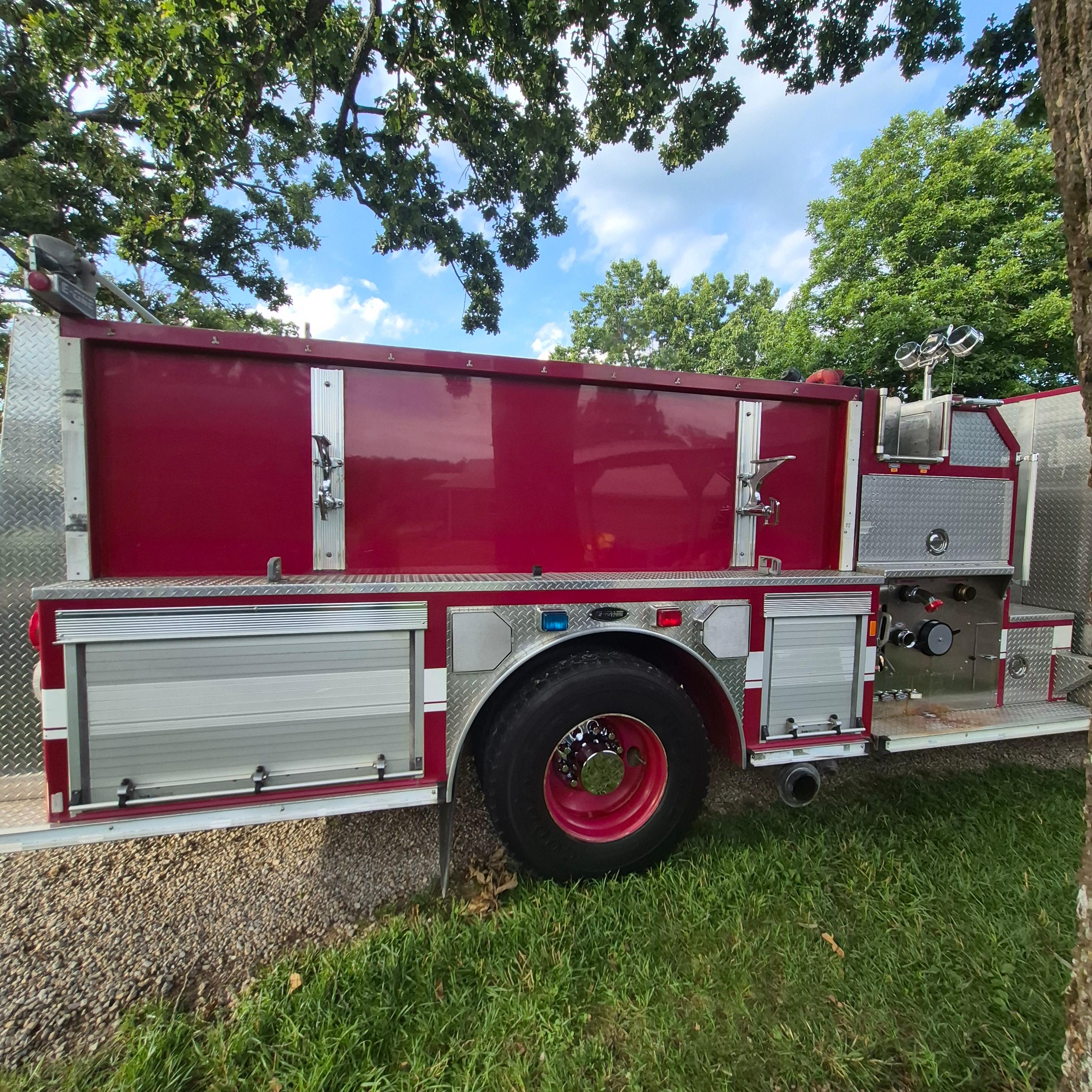 1996 E-One Cyclone Pumper - image 8