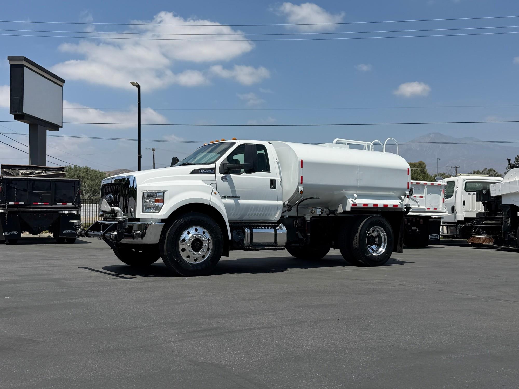 2019 Ford F750 Tanker - image 1