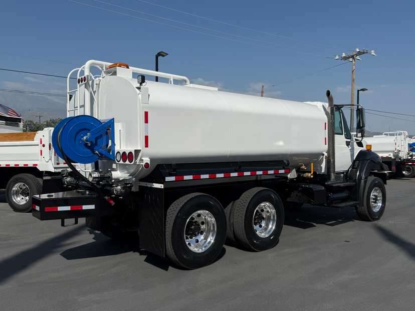 2010 International 7400 Tanker — photo 5