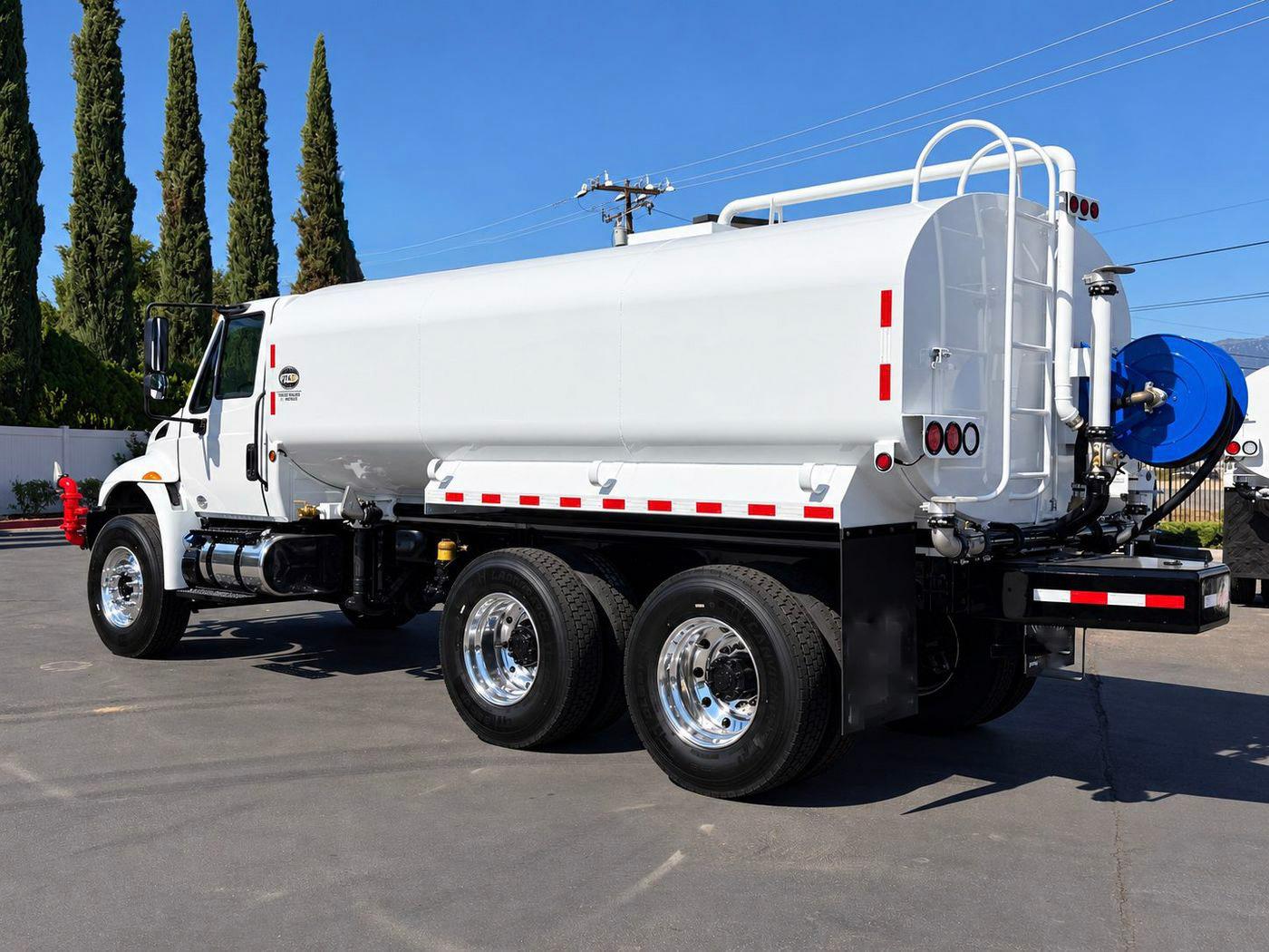 2018 International 4300 Tanker - image 5