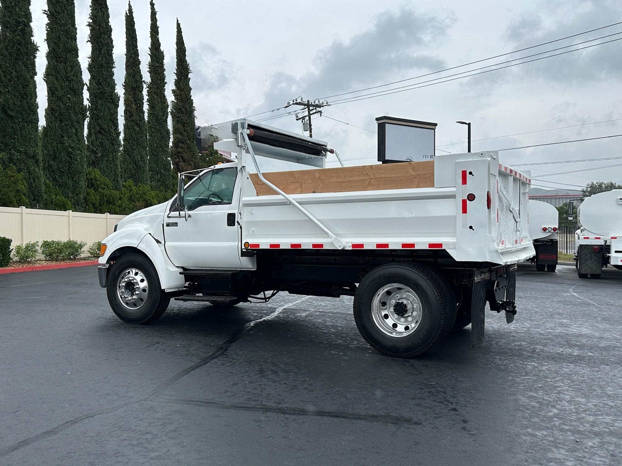 2005 Ford F650 Dump Truck - image 5