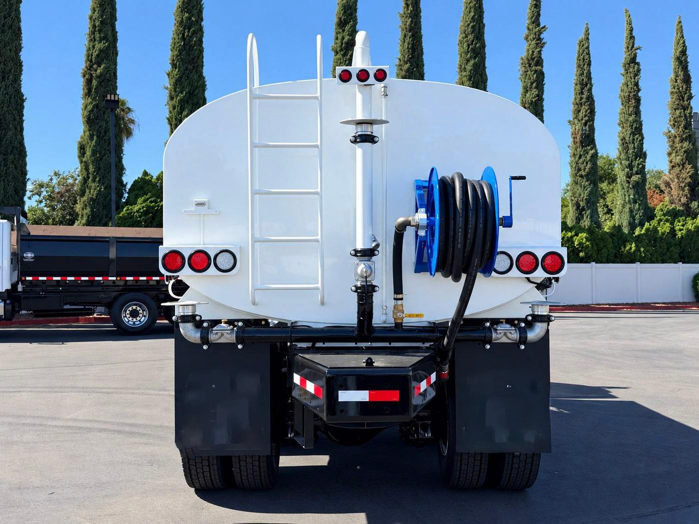 2018 International 4300 Tanker - image 7