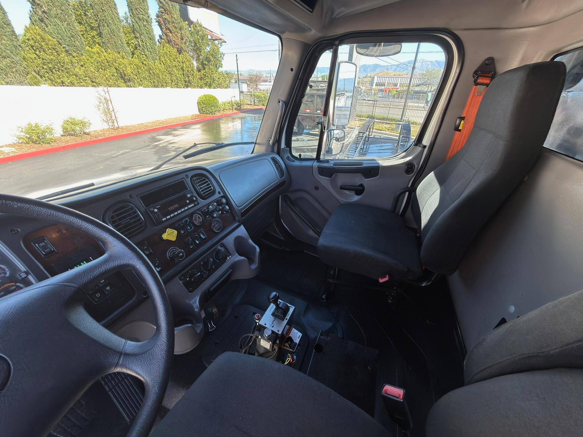 2016 Freightliner M2 Dump Truck - image 9
