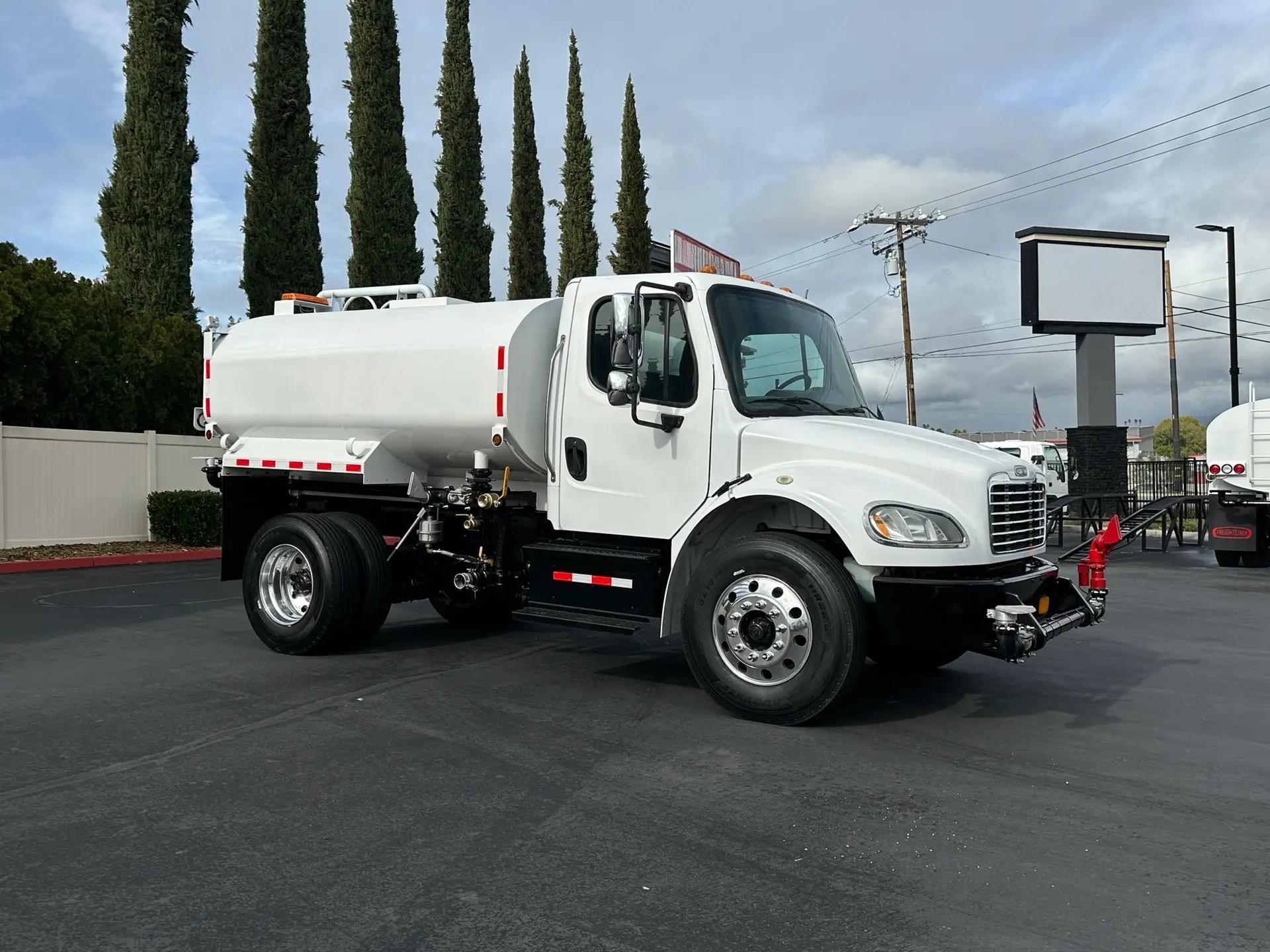 2016 Freightliner M2 Tanker - image 6