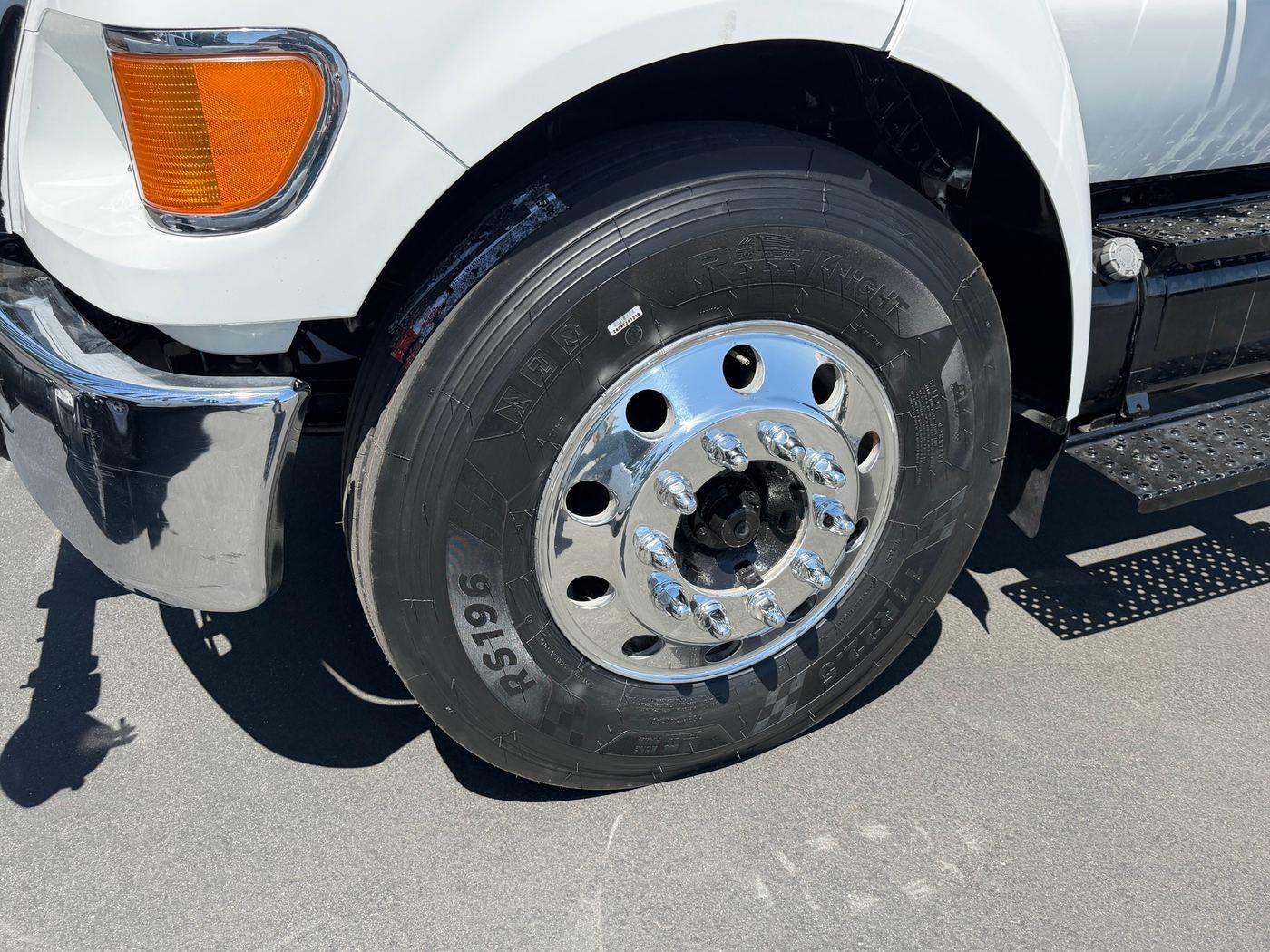 2015 Ford F650 Tanker - image 13