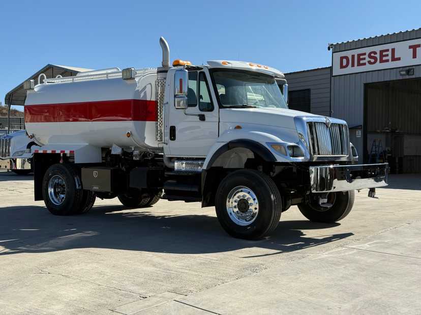 2006 International 4x4 Tanker