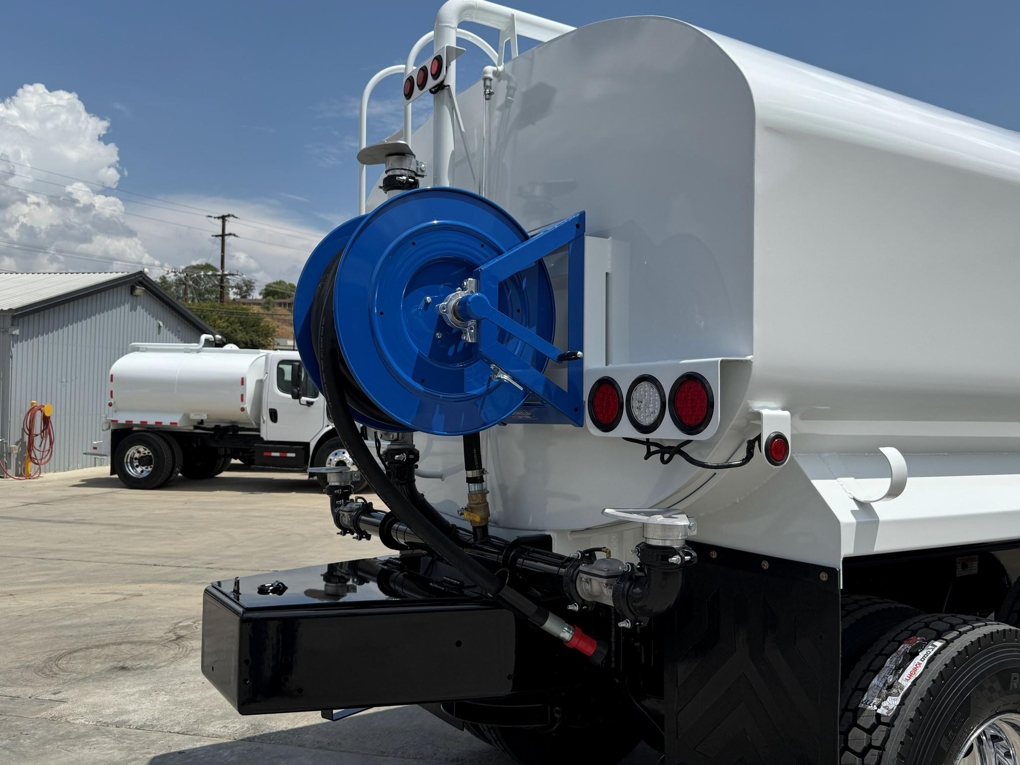 2015 Freightliner M2 Tanker - image 4
