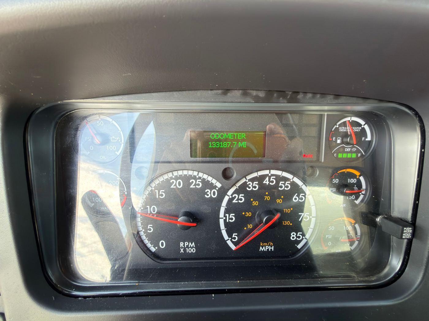 2016 Freightliner M2 Tanker - image 12