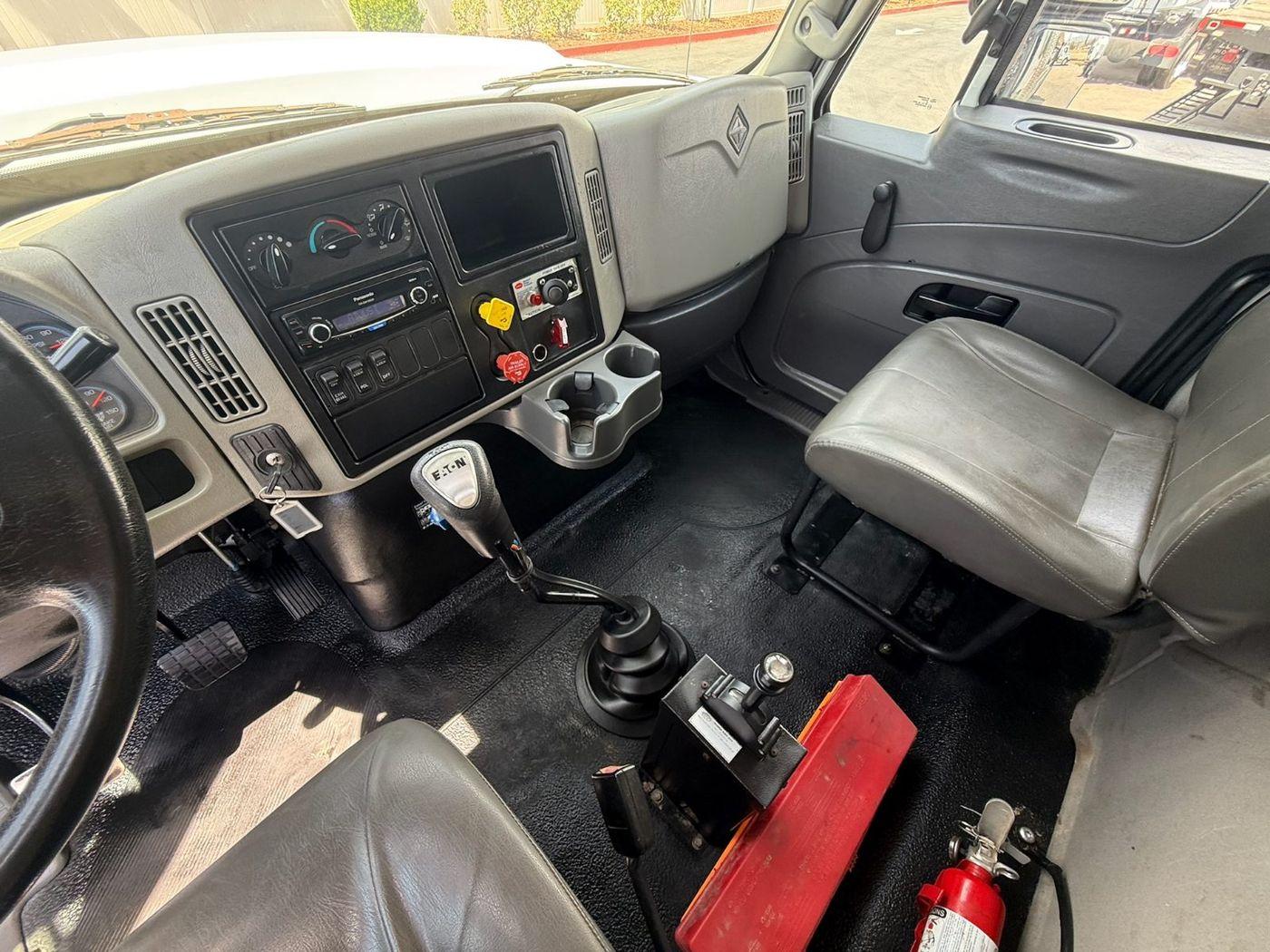 2018 International 7400 Dump Truck - image 11