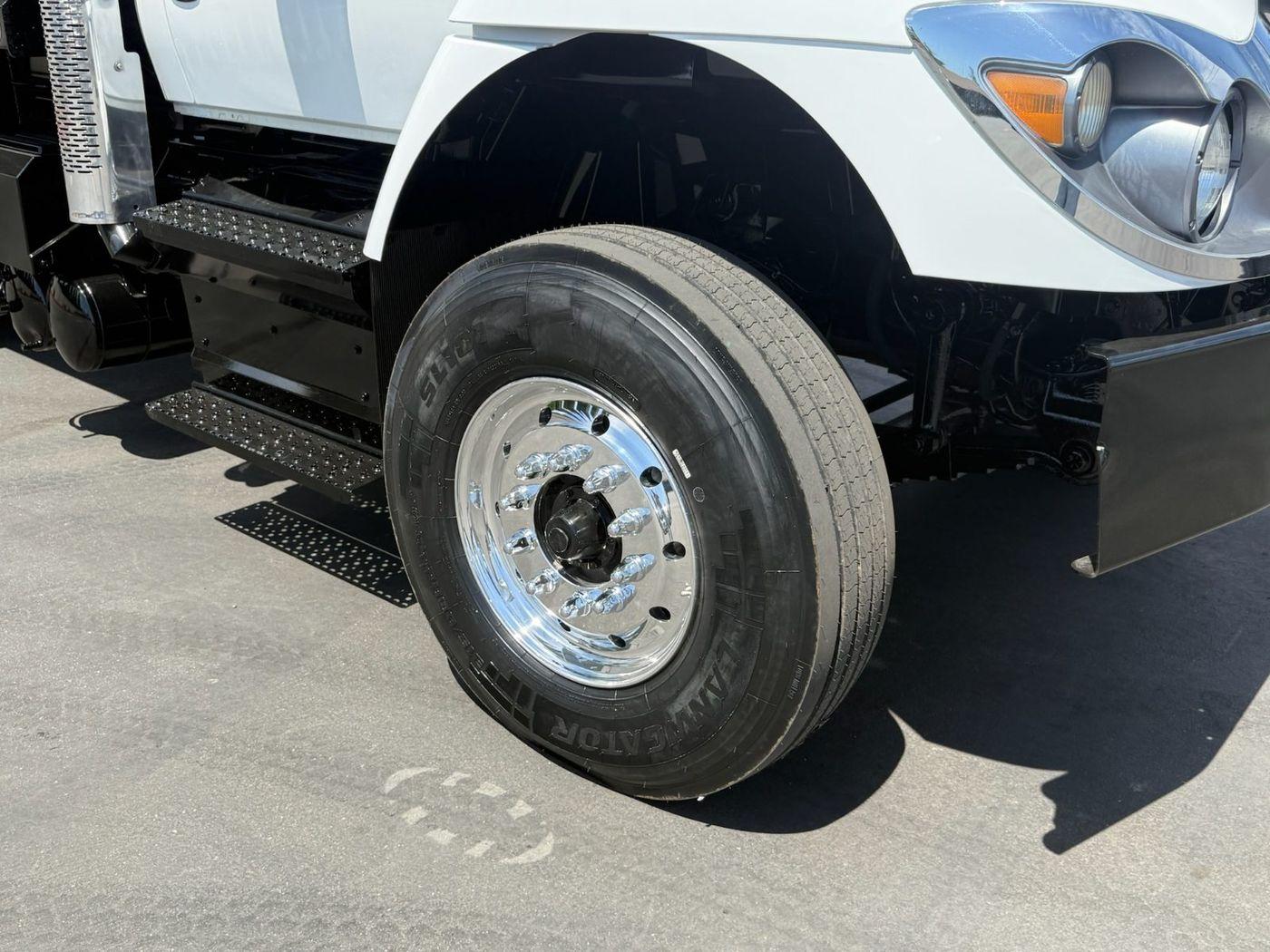 2018 International 7400 Dump Truck - image 17