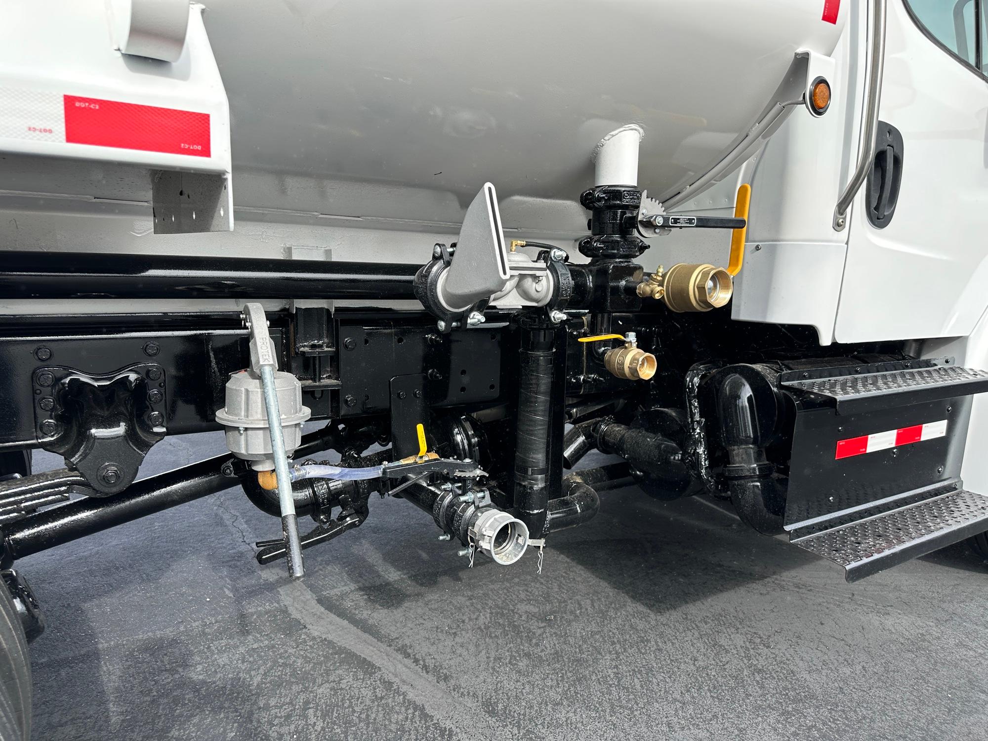 2016 Freightliner M2 Tanker - image 9