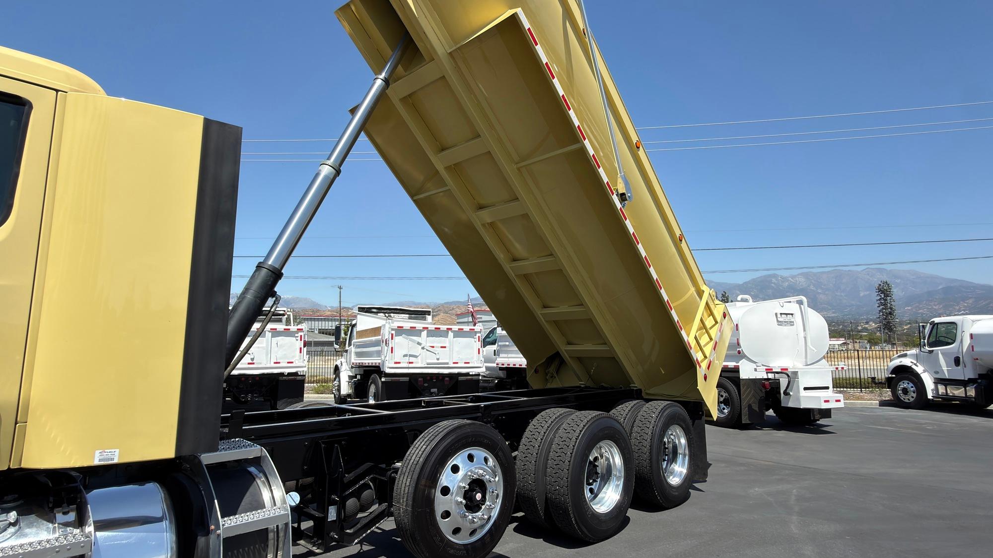 2020 Peterbilt 579 Dump Truck - image 5