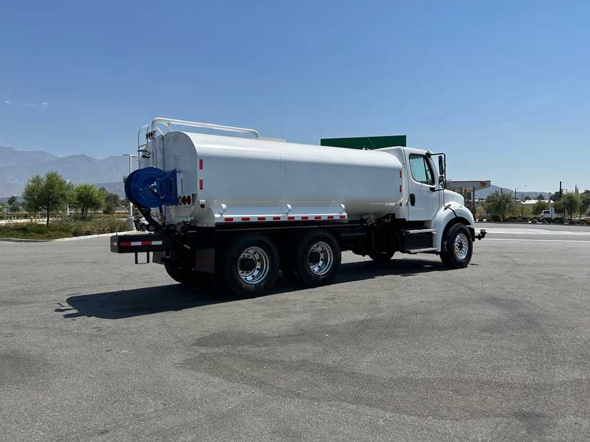 2017 Freightliner M2 Tanker — photo 3
